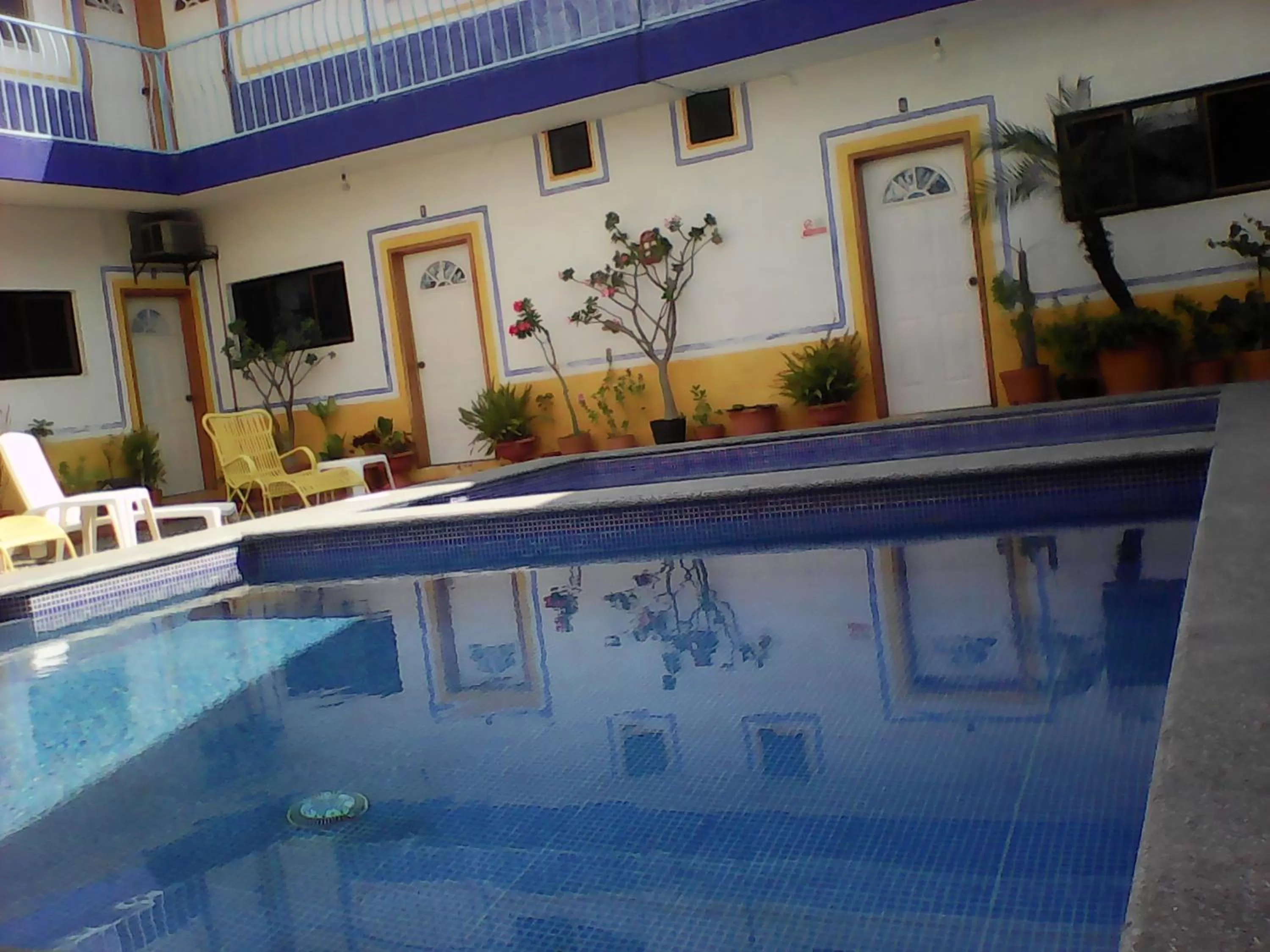 Swimming pool in Hotel Sarabi
