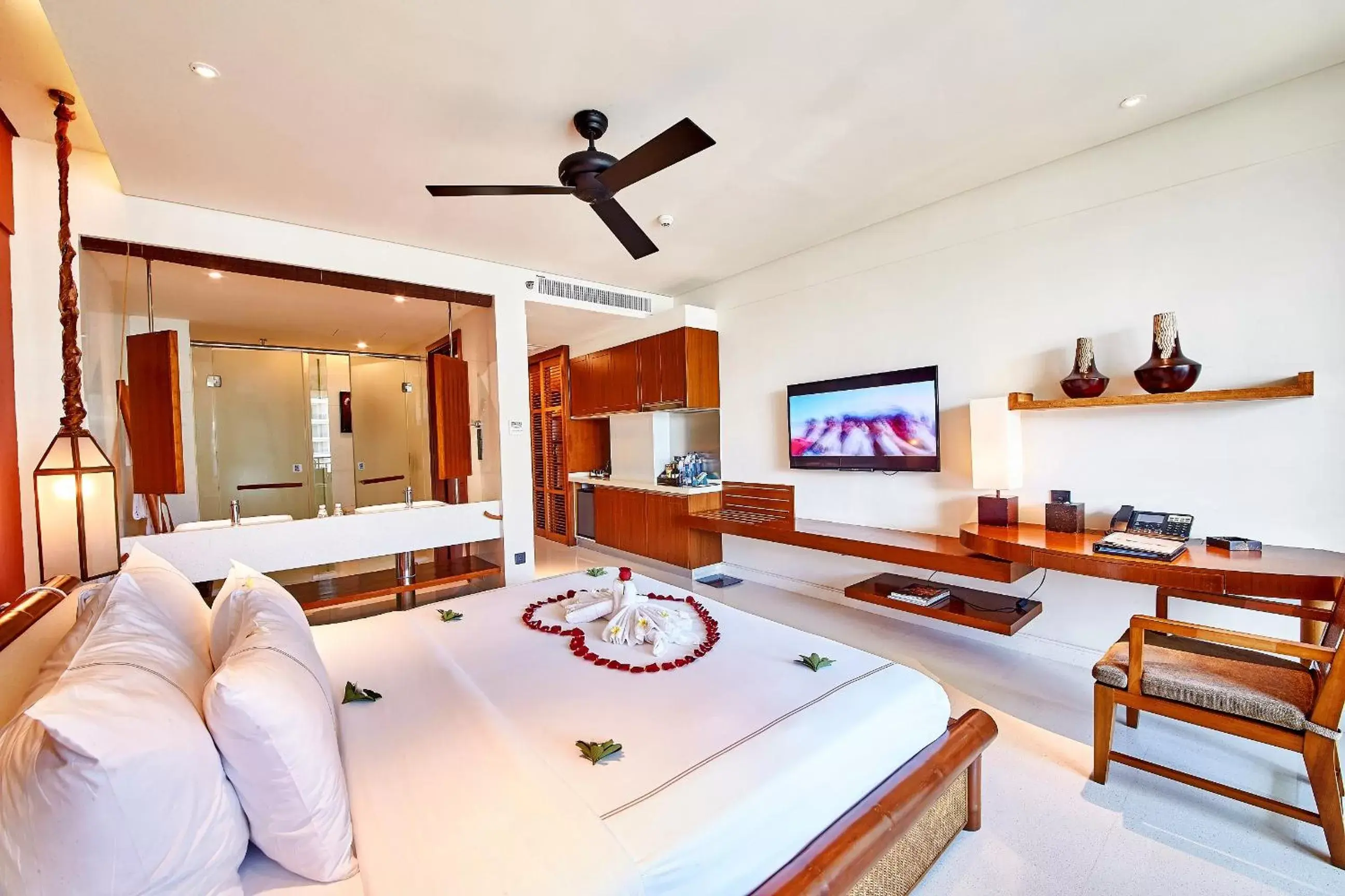 Superior King or Twin Room with Ocean View in Ocean Sonic Resort Sanya Superior King or Twin Room with Ocean View in Ocean Sonic Resort Sanya