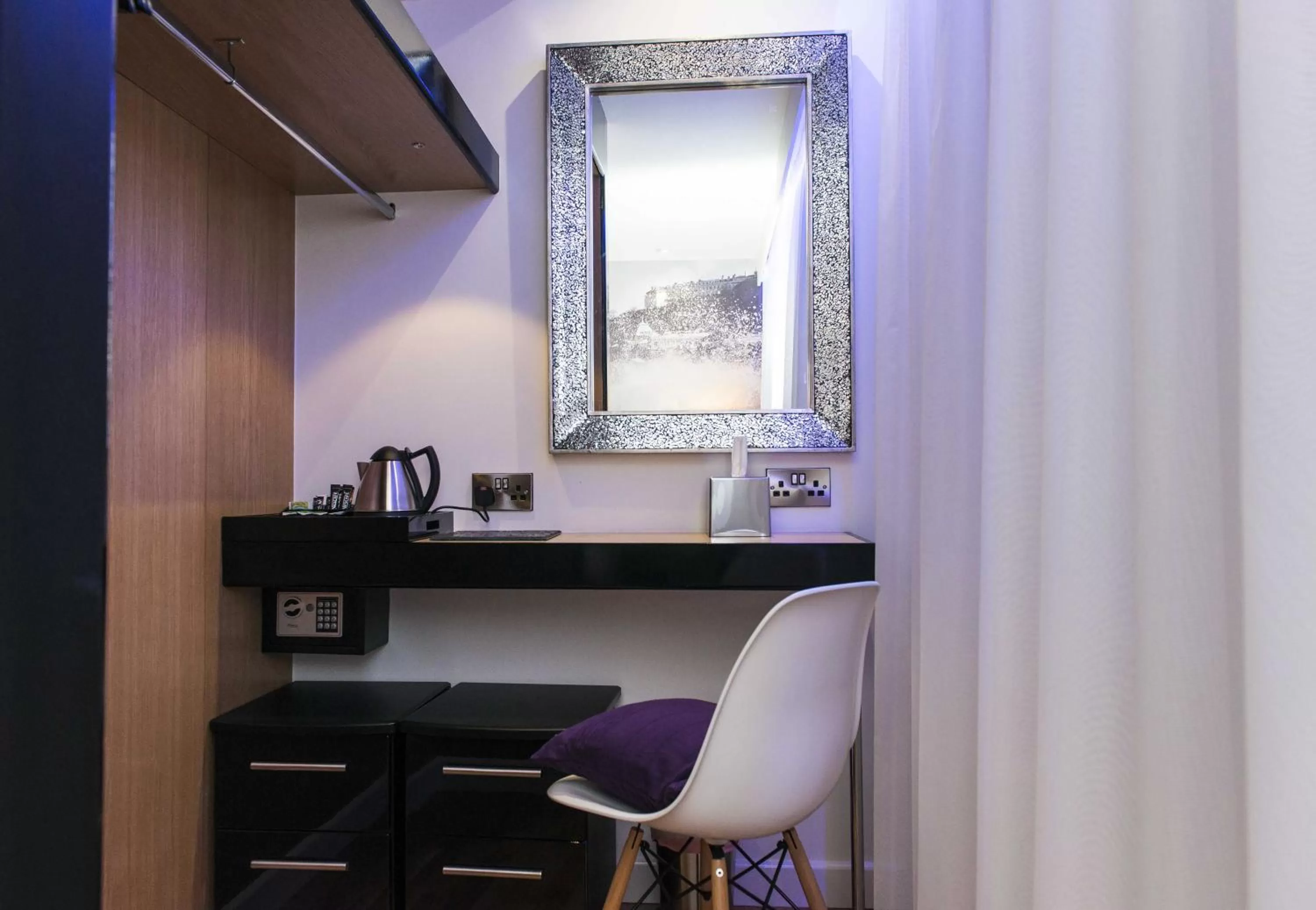 Bedroom in The Mayfield Seamer