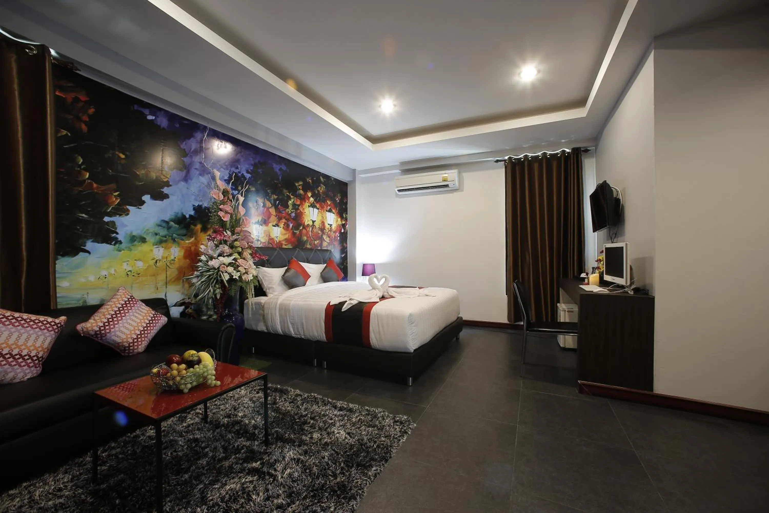 Photo of the whole room, Bed in D11 Hotel