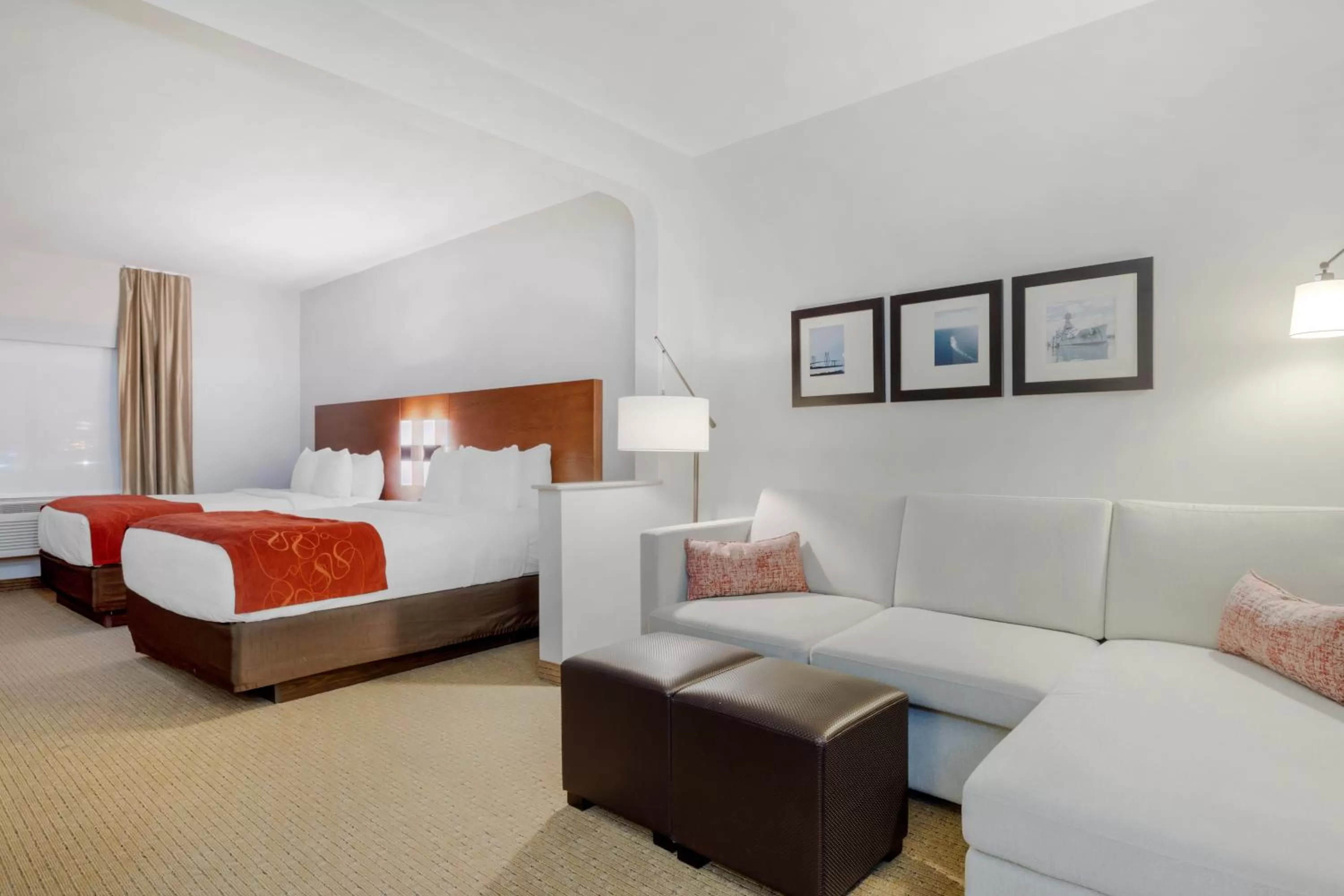 Bed in Comfort Suites La Porte - Baytown