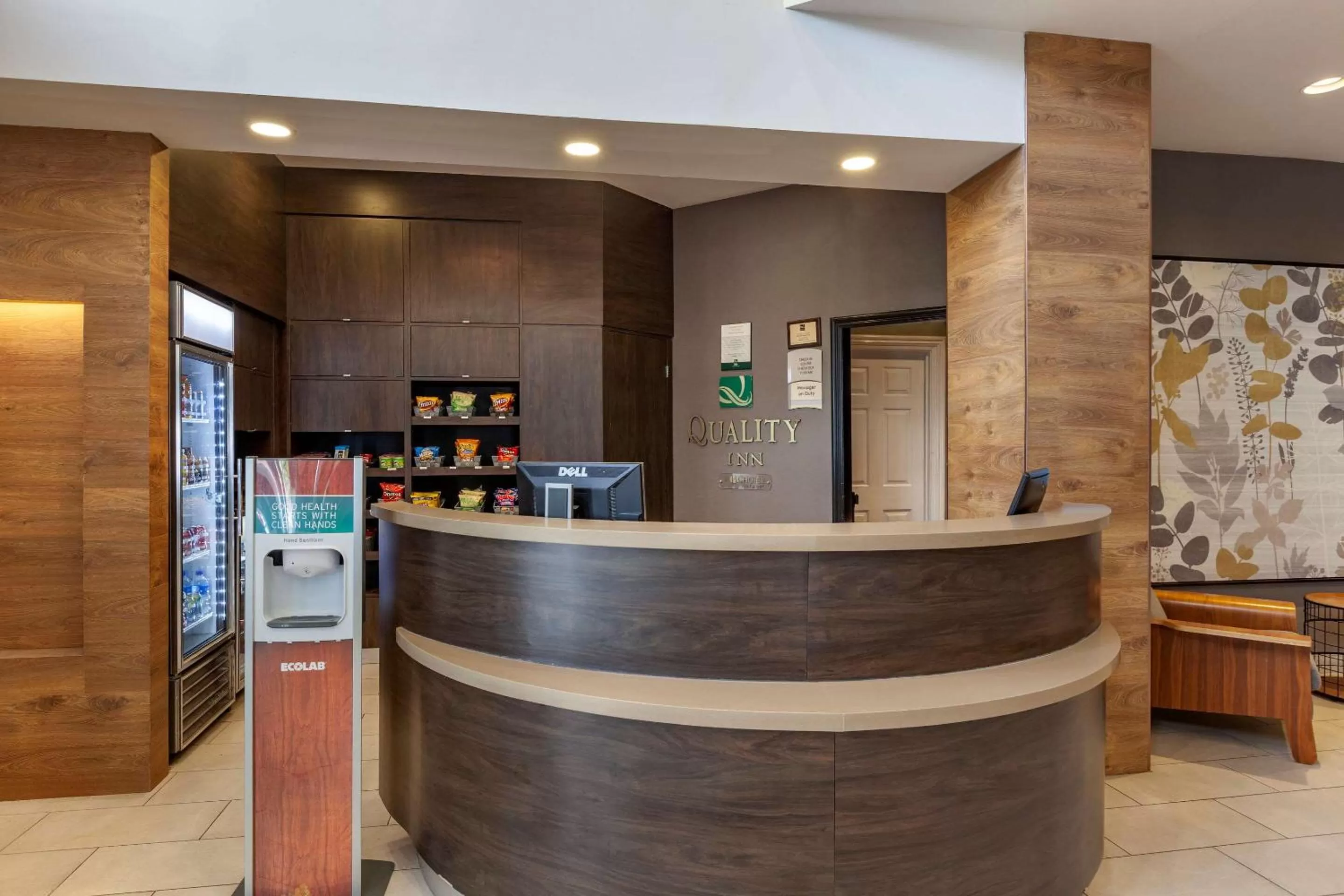 Lobby or reception in Quality Inn Airport West