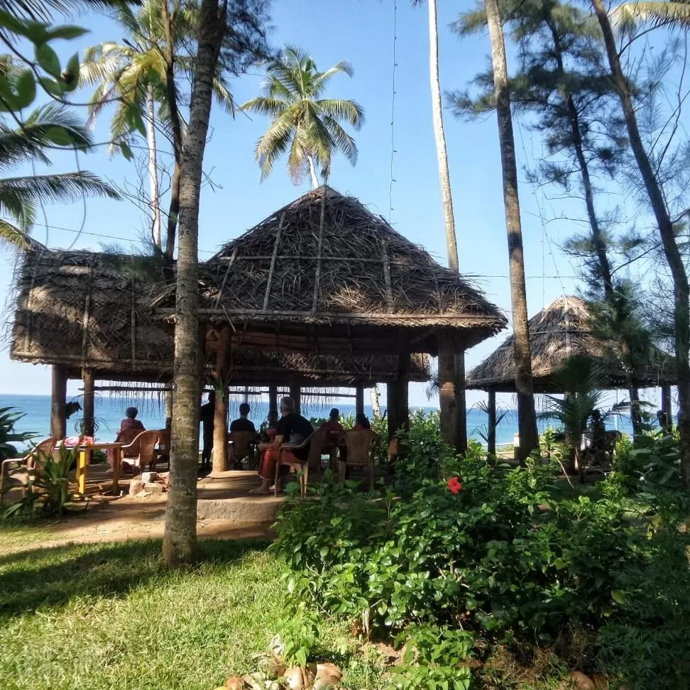 Restaurant/places to eat in Sukriti beach Resort