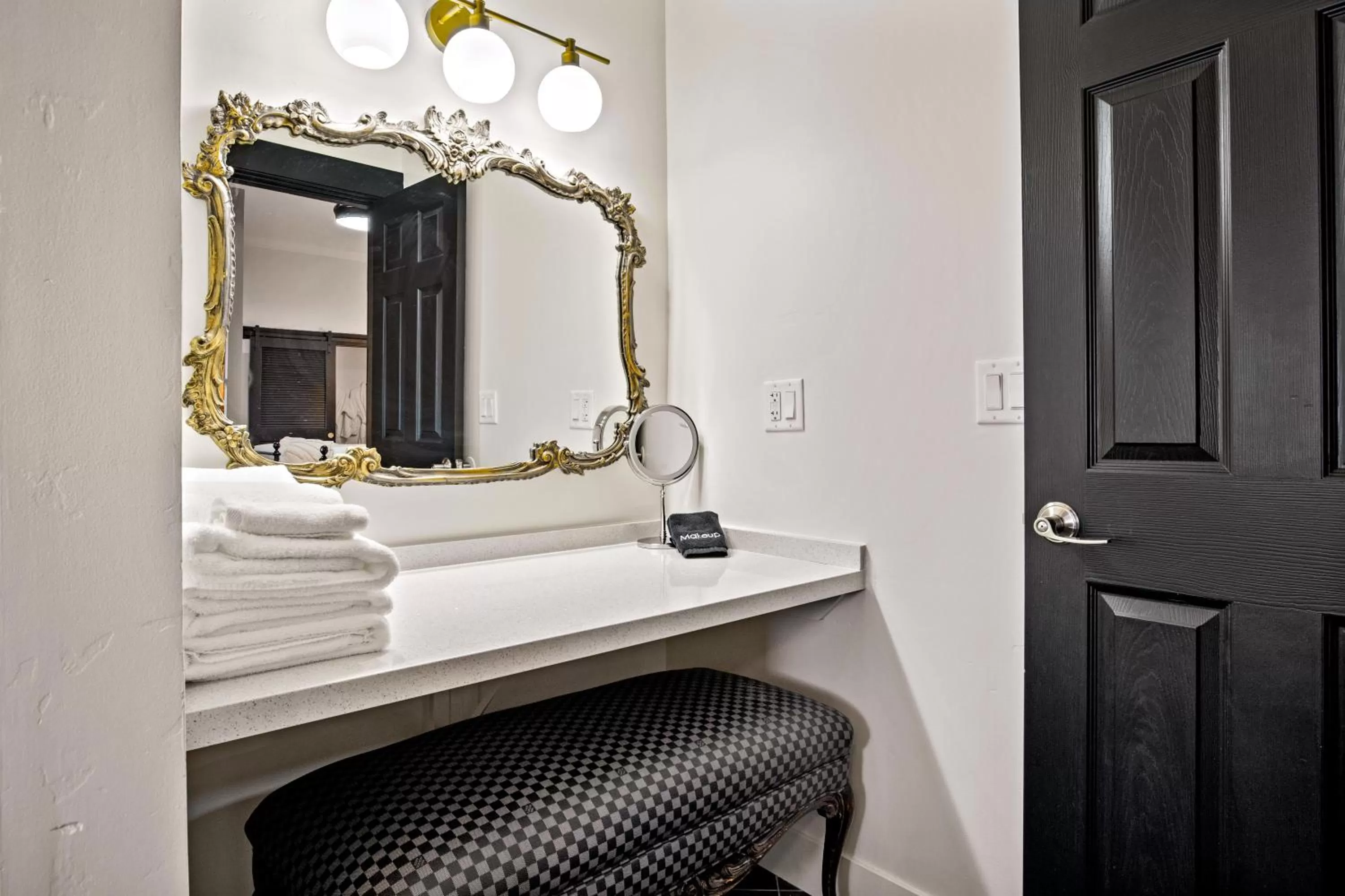 Bathroom in Bespoke Inn Flagstaff