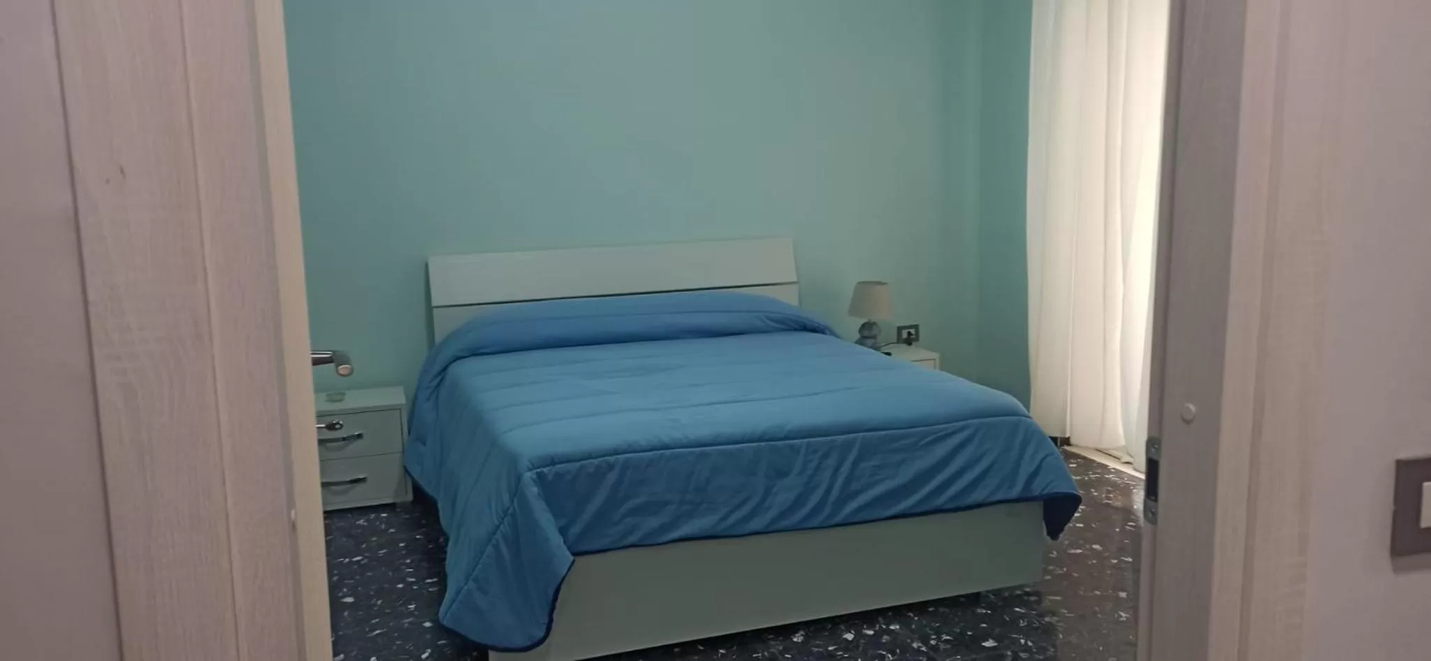 Bedroom, Bed in Diana