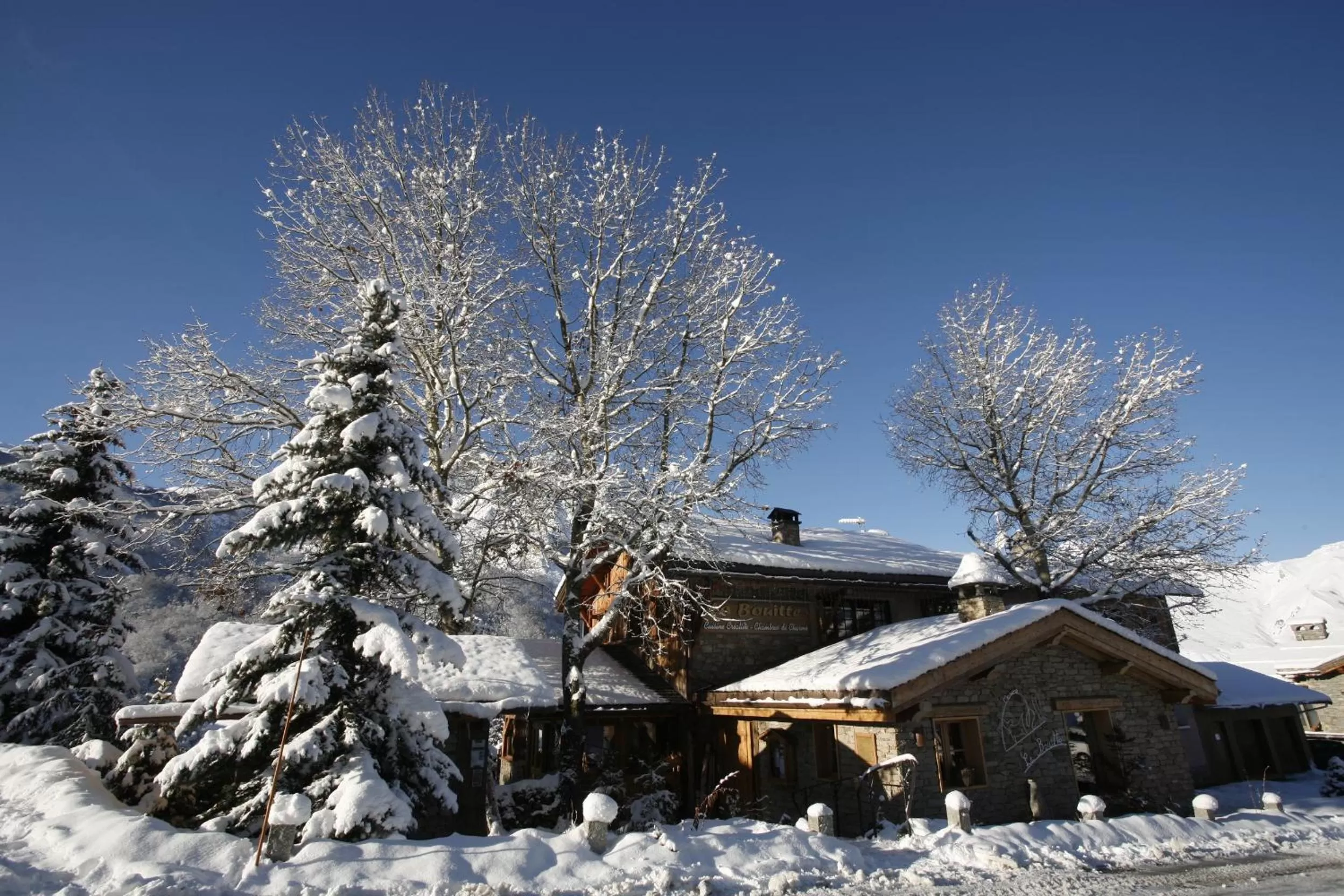 Facade/entrance in La Bouitte - Hôtel Relais & Châteaux