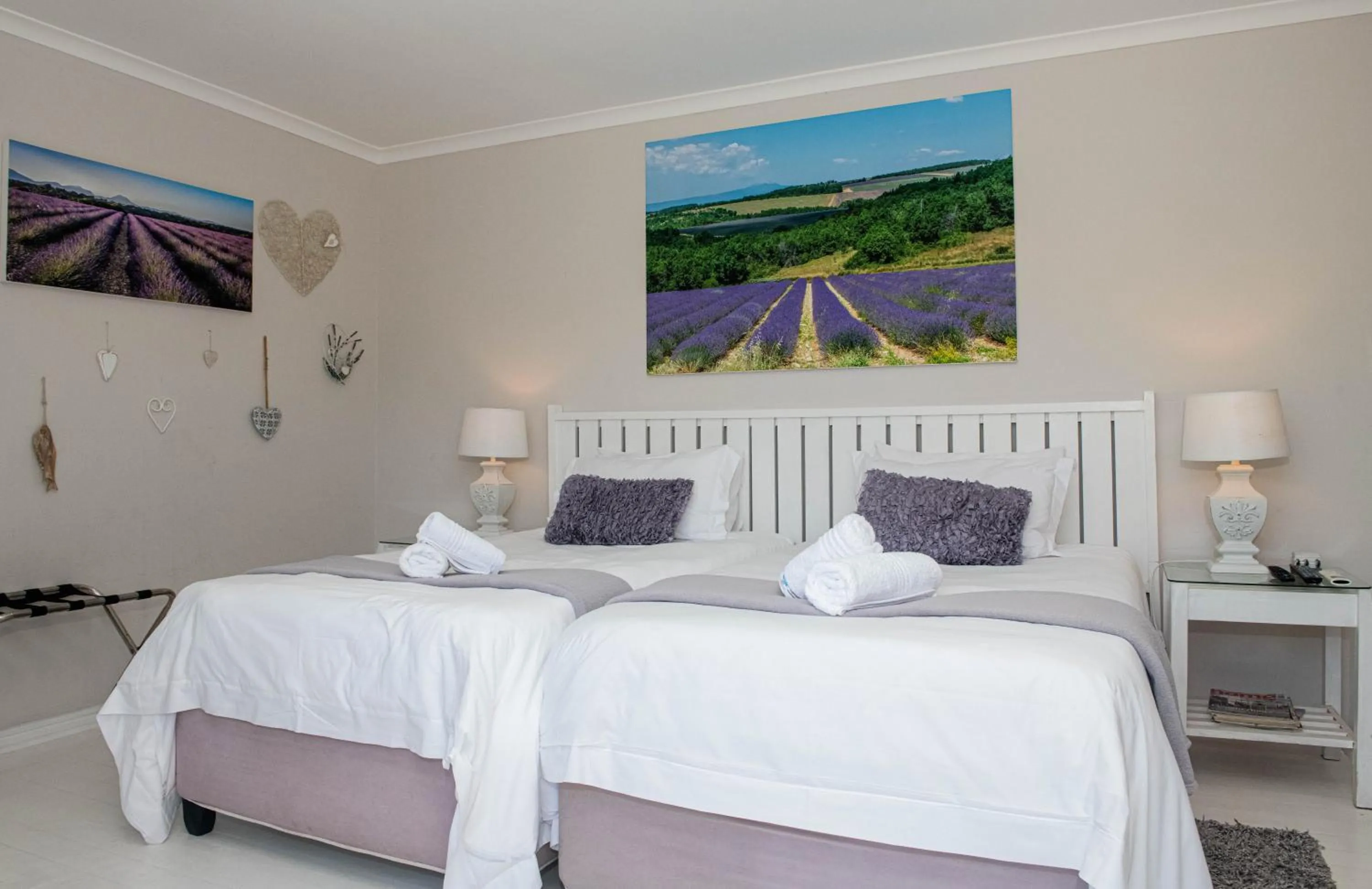 Bed in Brenton Beach House