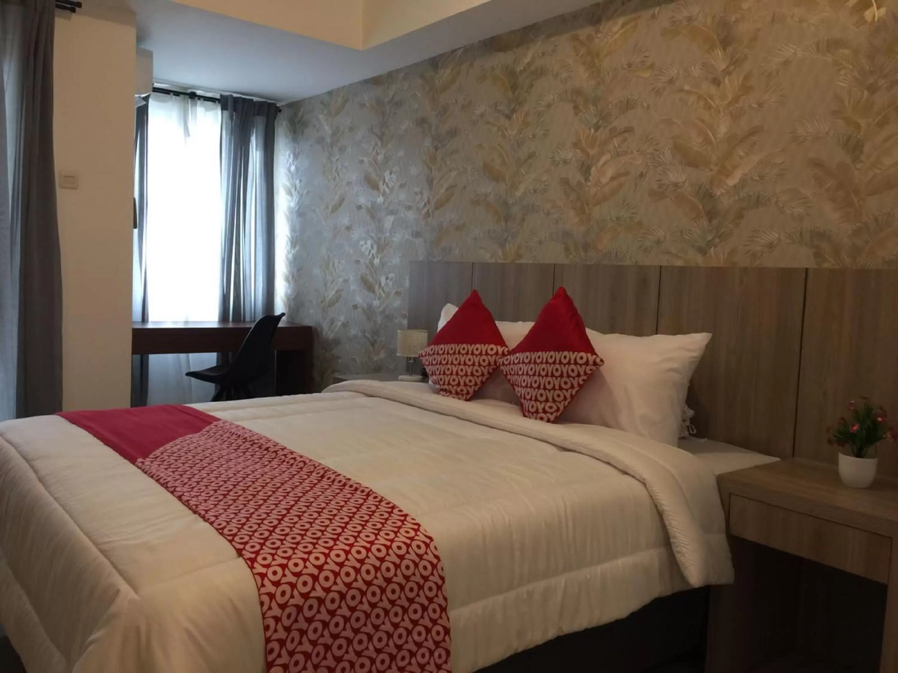 Deluxe Double Room in OYO Flagship 728 Baileys Apartment