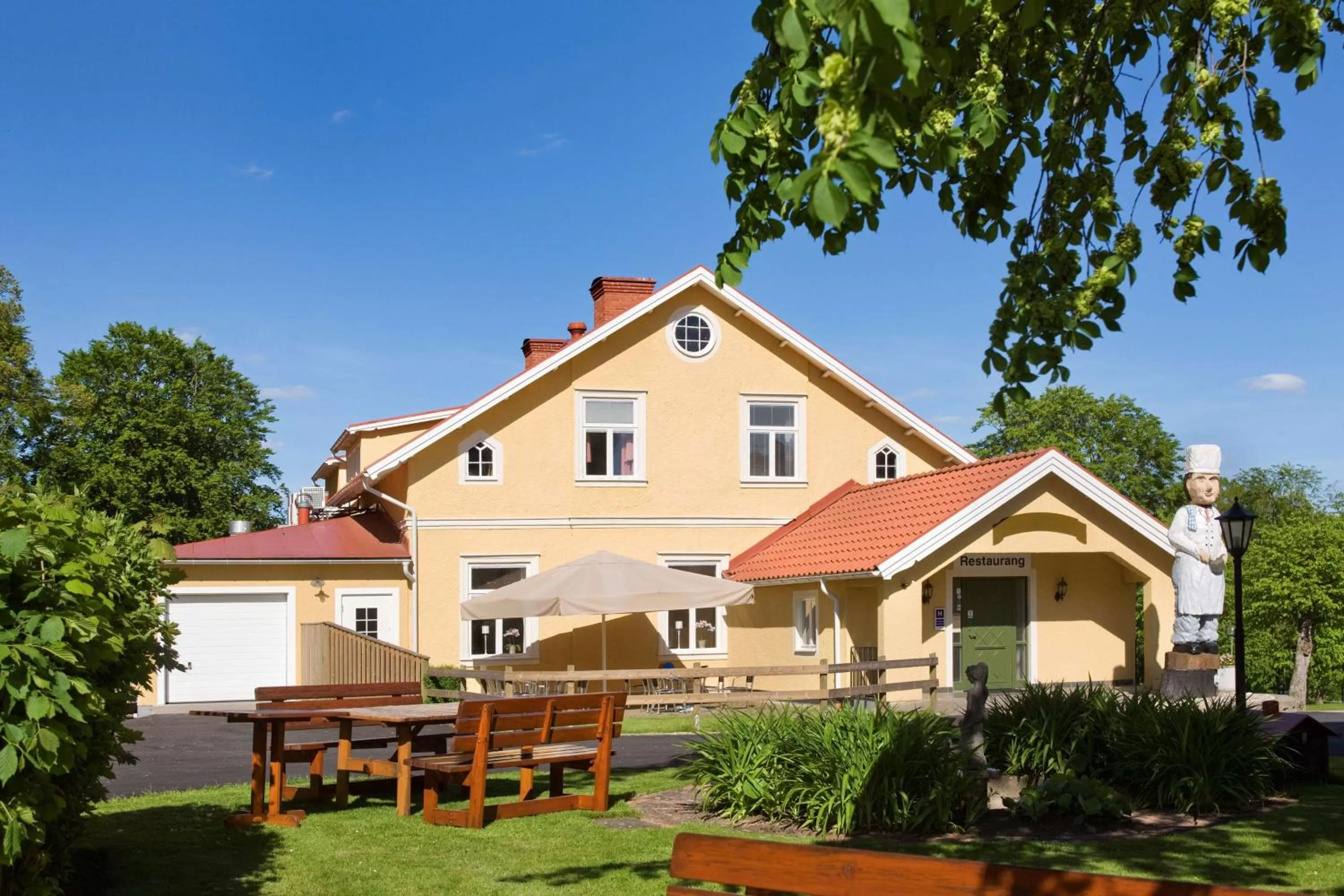 Property building in Sure Hotel by Best Western Ojaby Herrgard