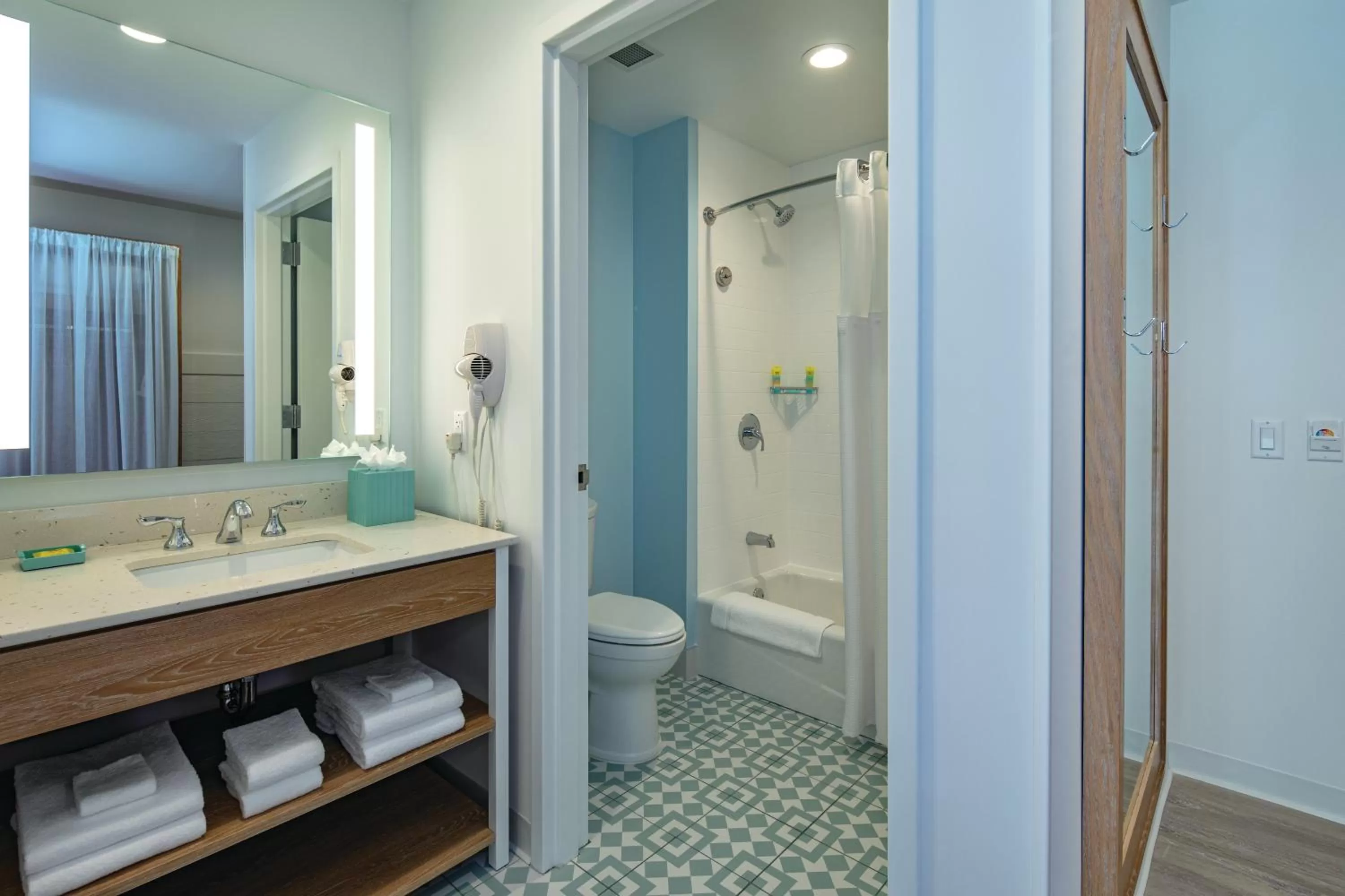 Bathroom in Universal’s Endless Summer Resort – Dockside Inn and Suites