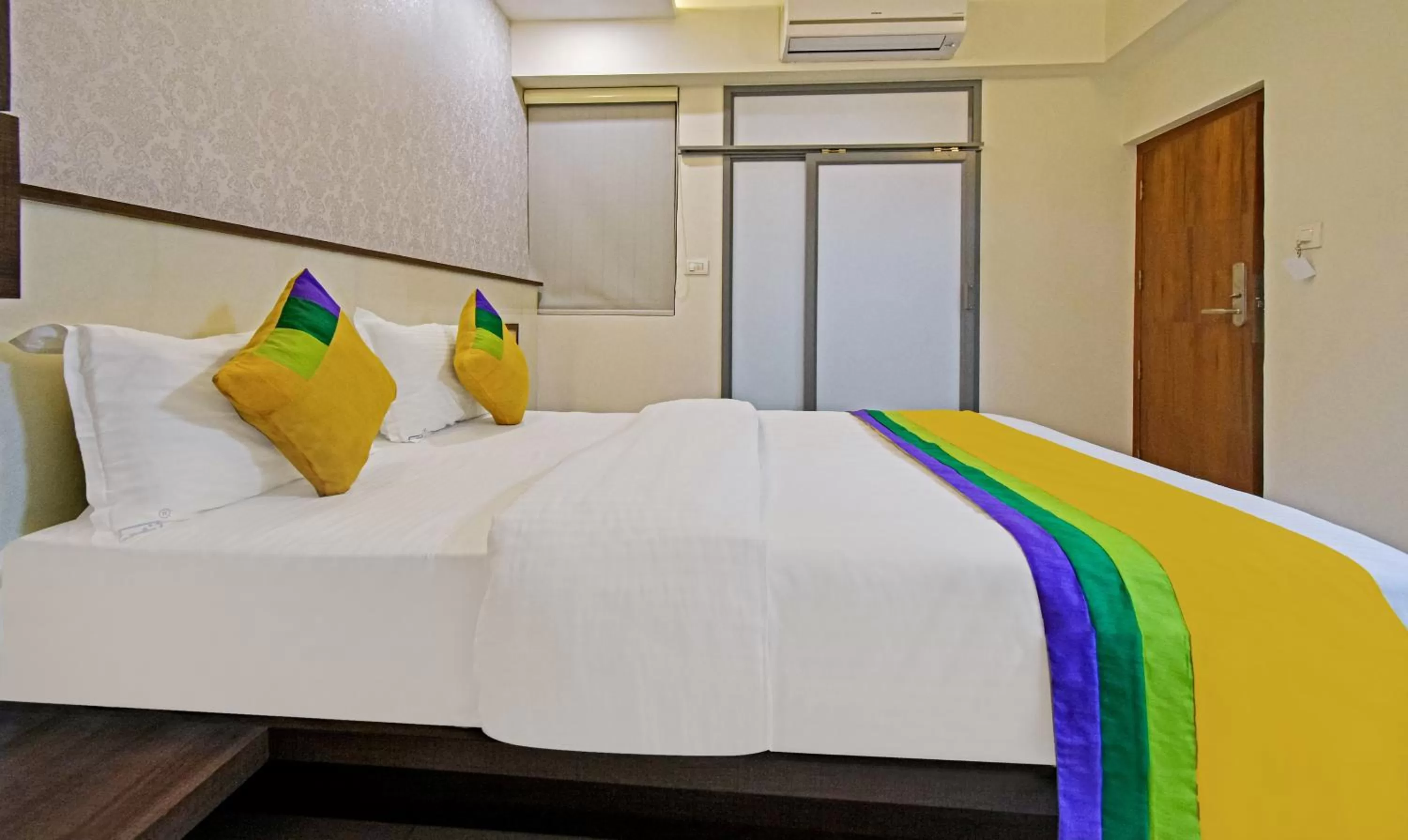 Bed in Itsy By Treebo - Deluxe Inn