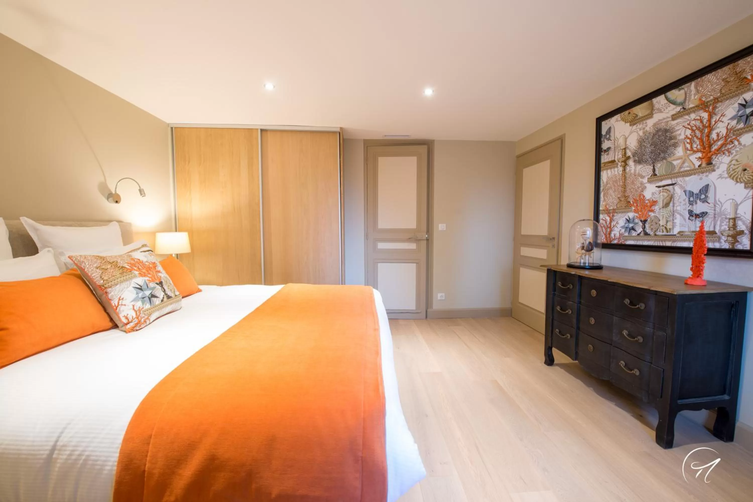 Photo of the whole room, Bed in Les Suites du Champagne de Venoge