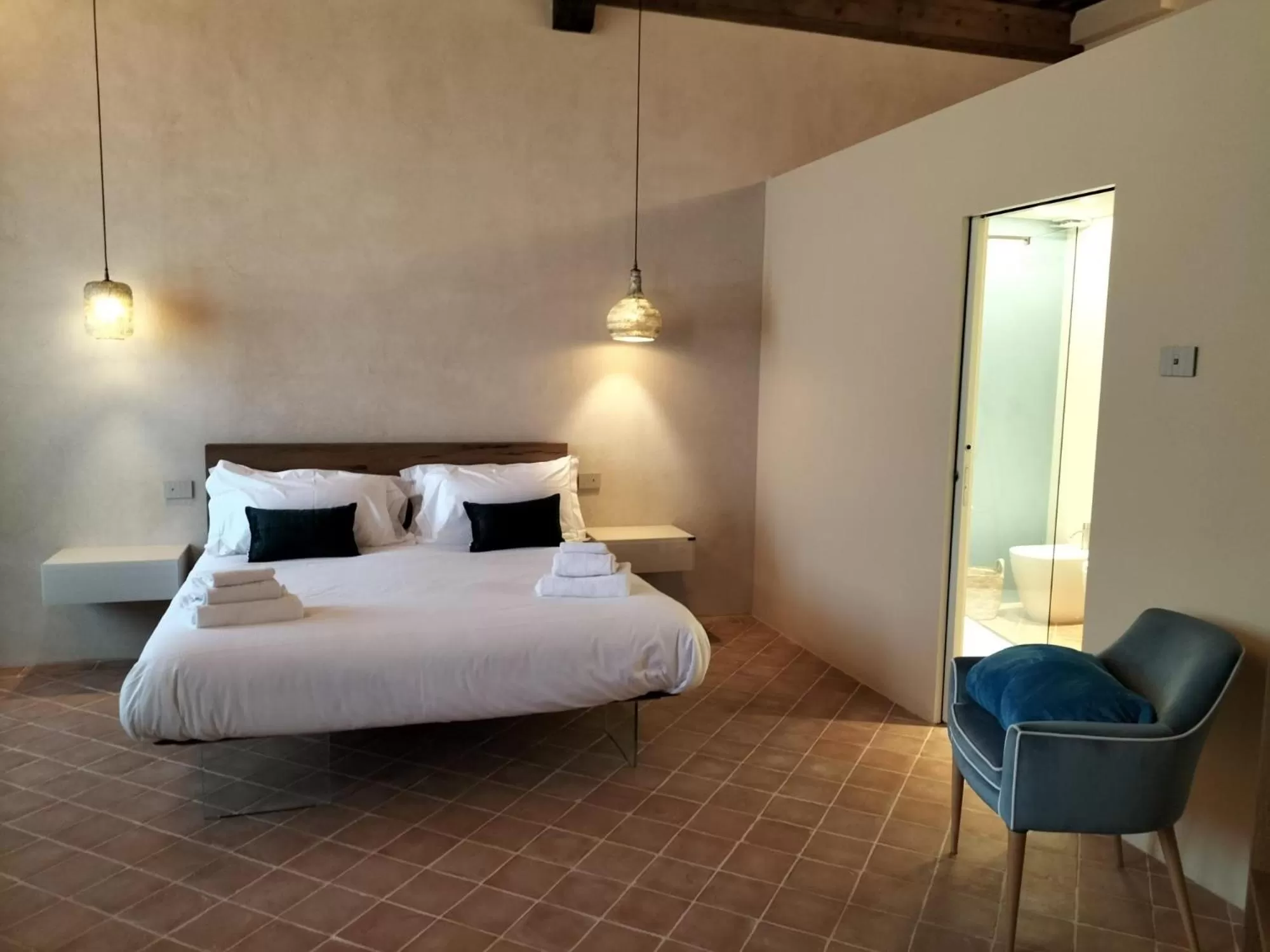 Bed in Badia Giulia Prestigious Historical B&B, Camaiore - Adults Only - No Pets