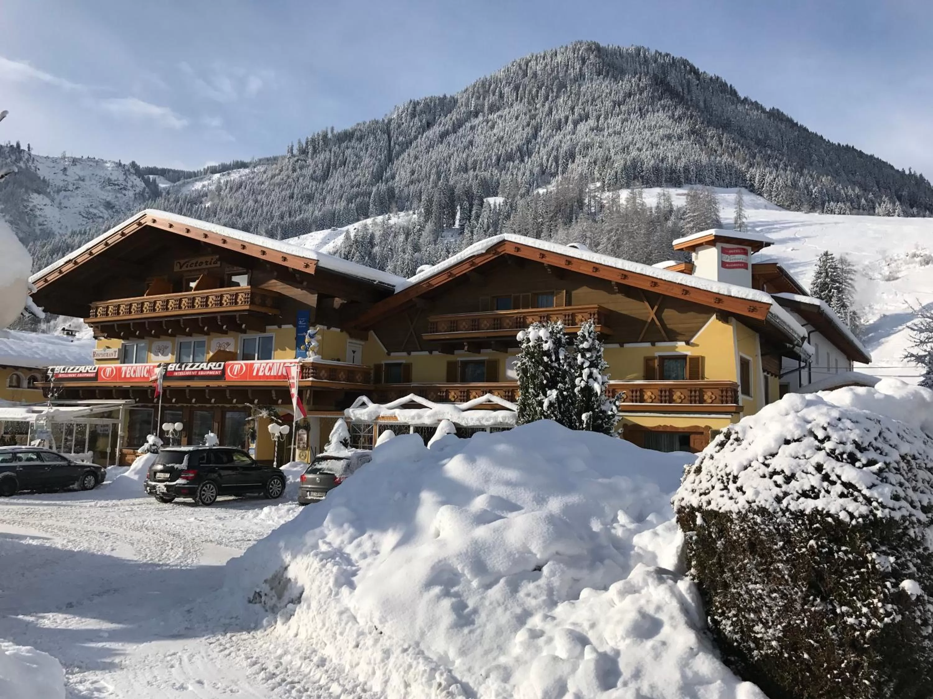 Facade/entrance in Hotel Victoria