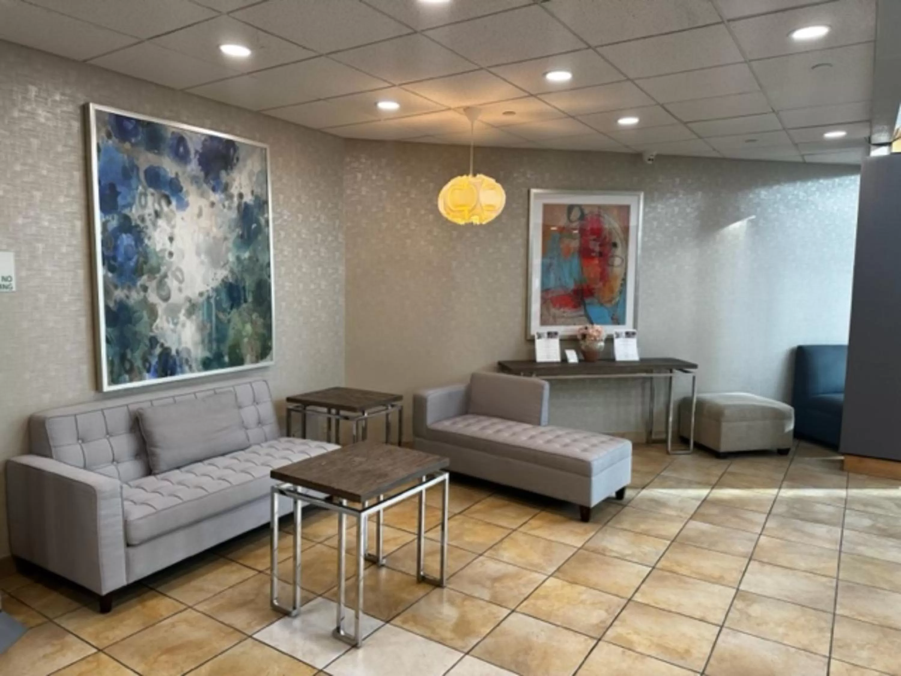 Property building in Holiday Inn Chicago - Elk Grove, an IHG Hotel