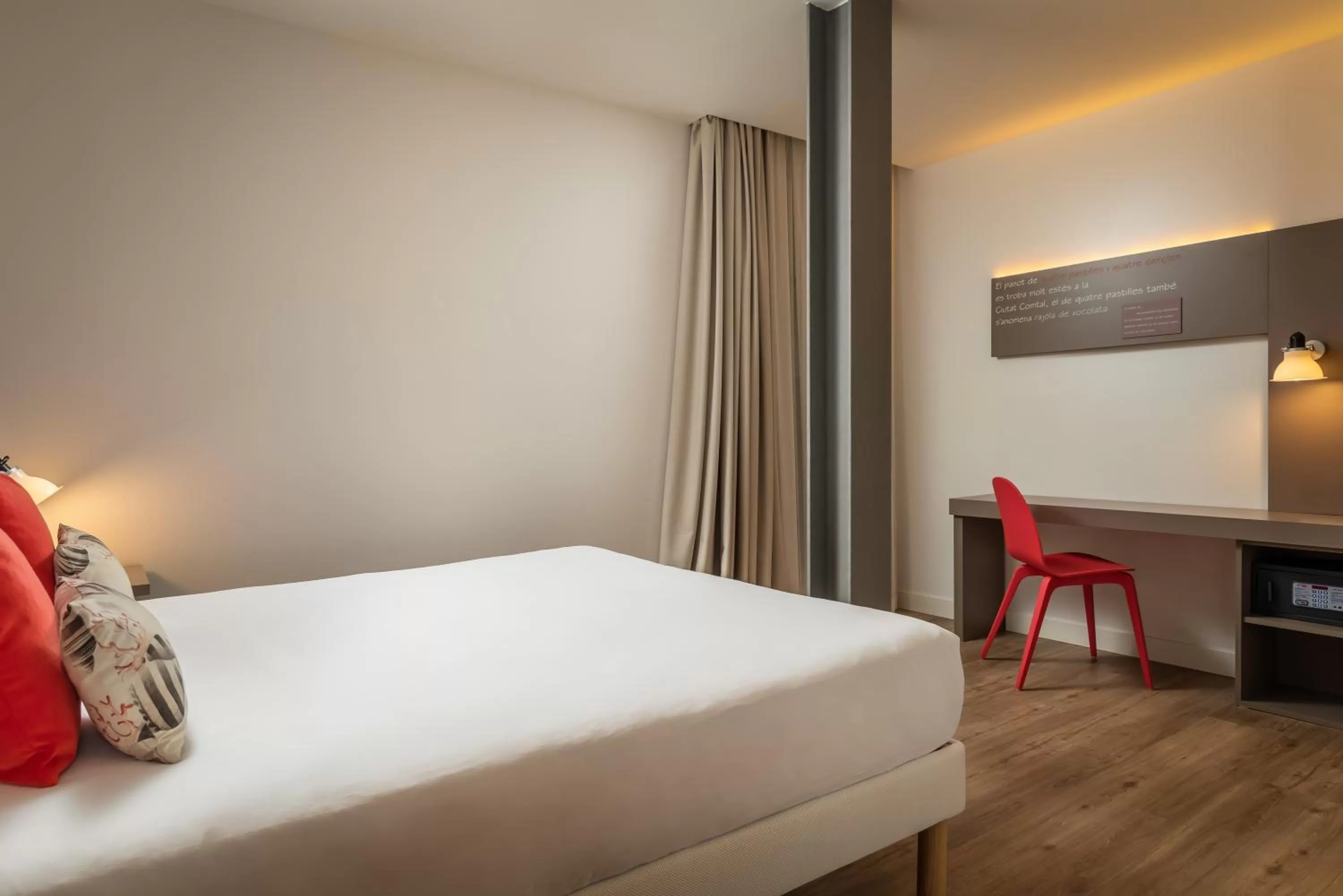 Bed in ibis Styles Barcelona Centre