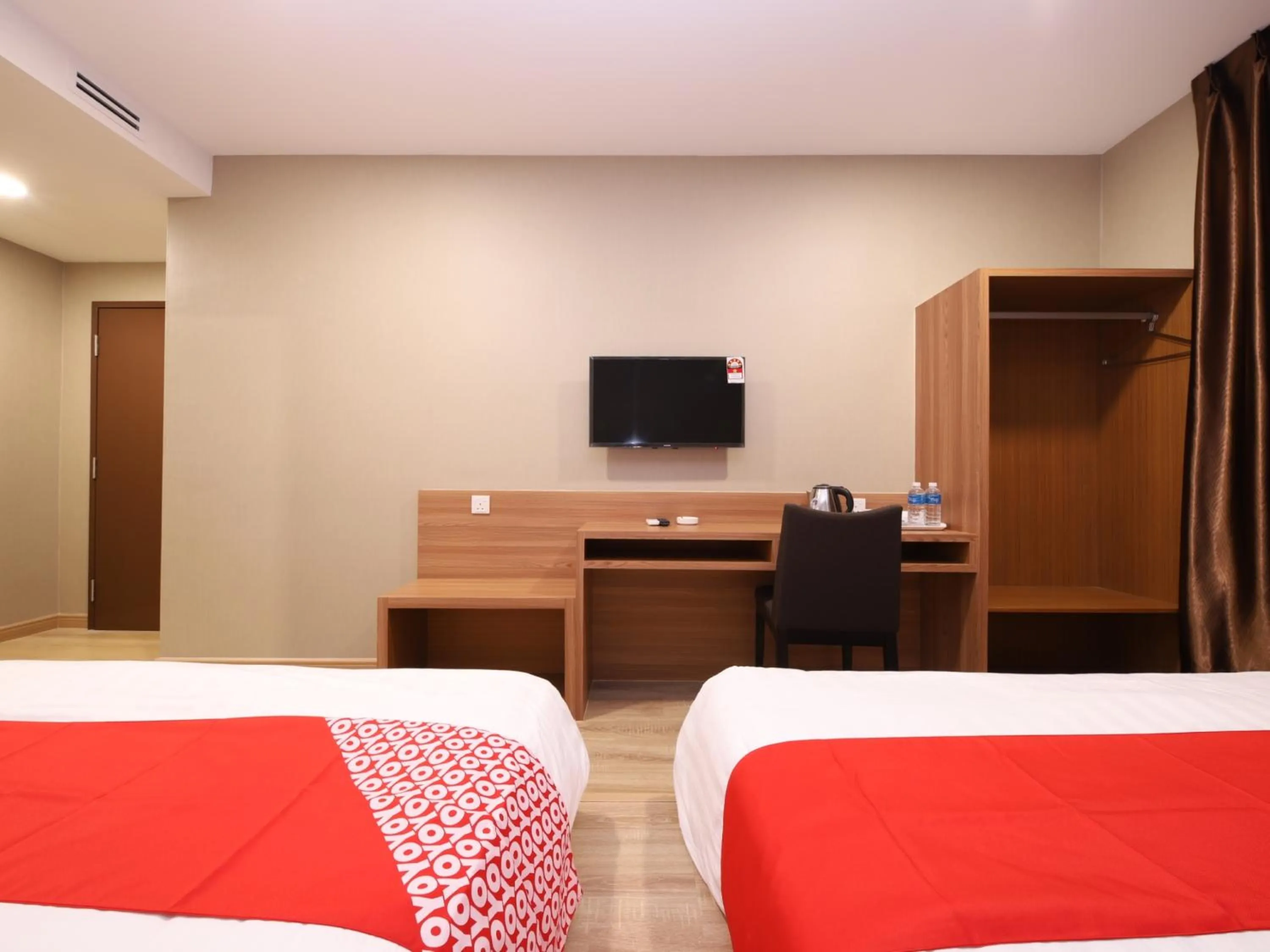 TV and multimedia, Bed in Hotel 101 Ulu Tiram