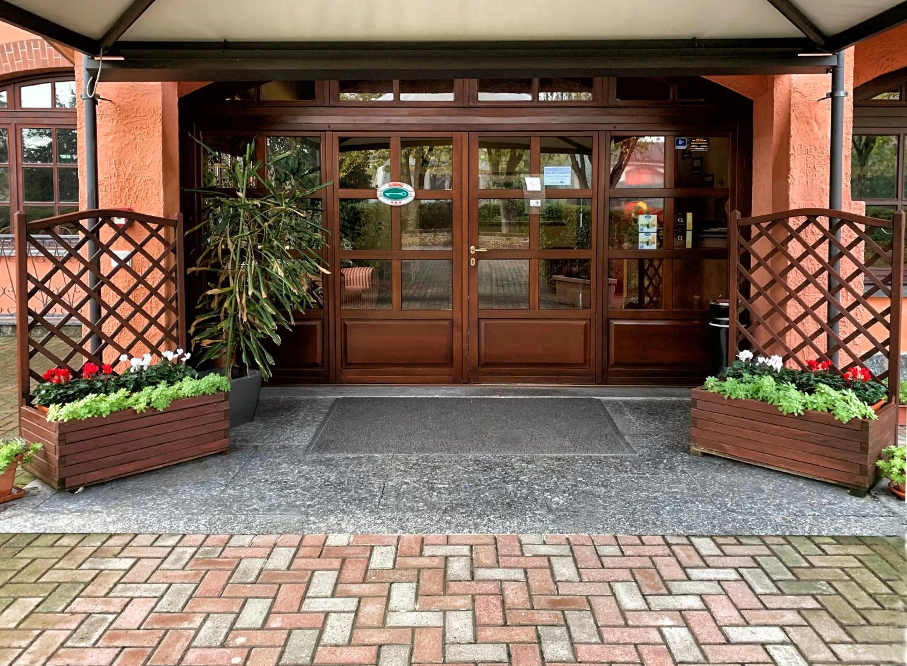 Facade/entrance in Hotel Erbaluce