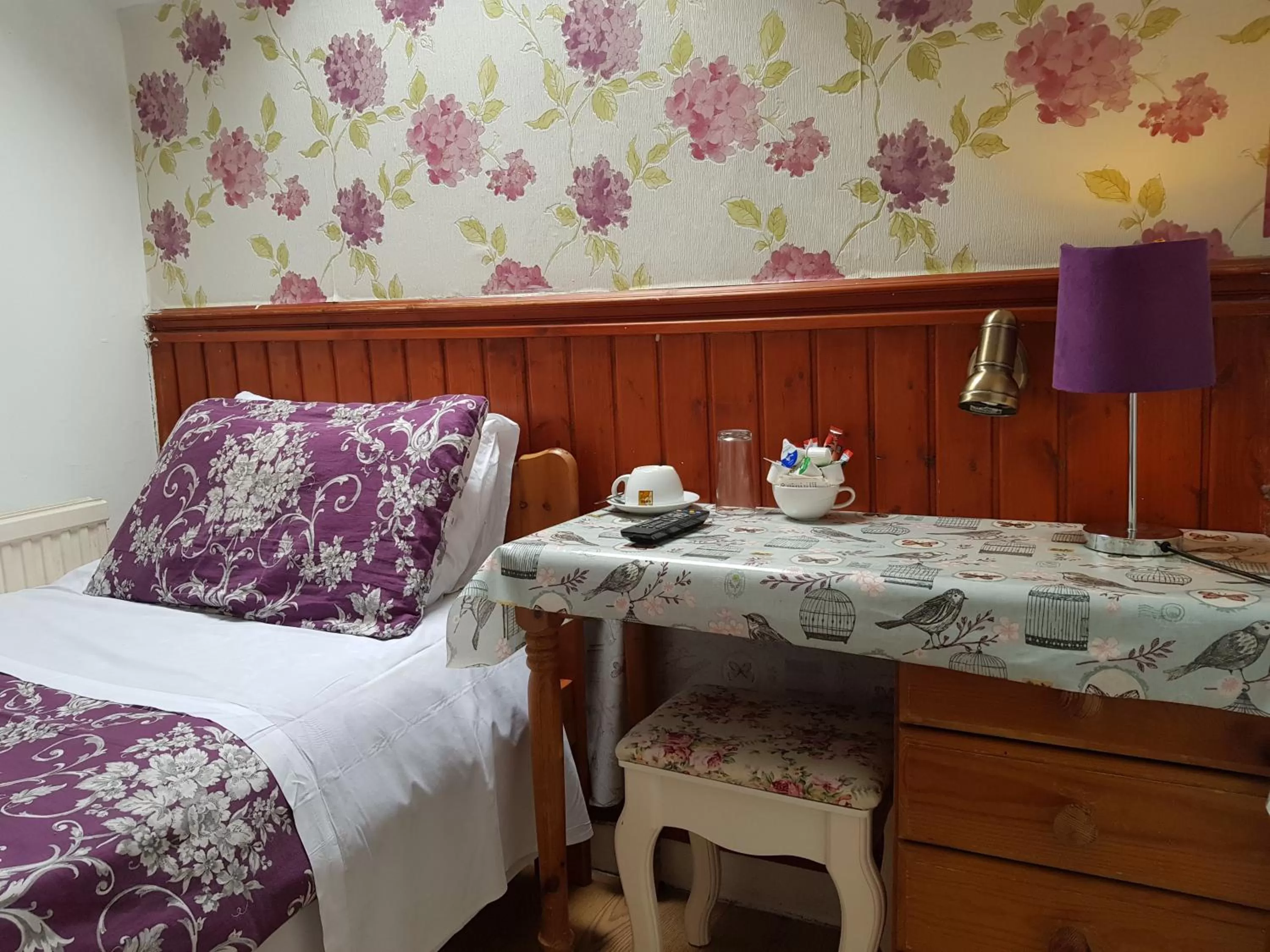 bunk bed, Bed in Adams Guest House