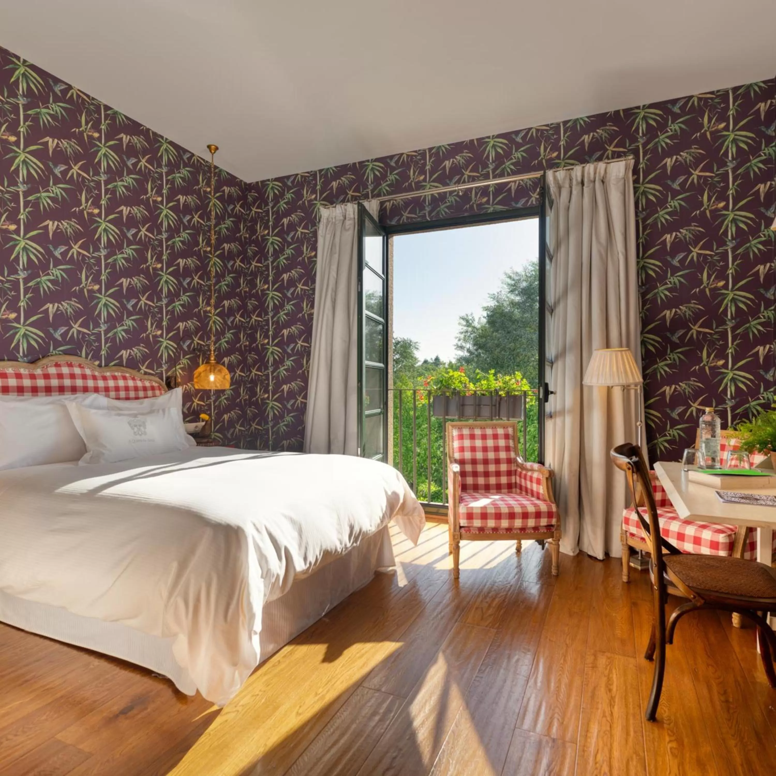 Bedroom, Bed in A Quinta Da Auga Hotel Spa Relais & Chateaux