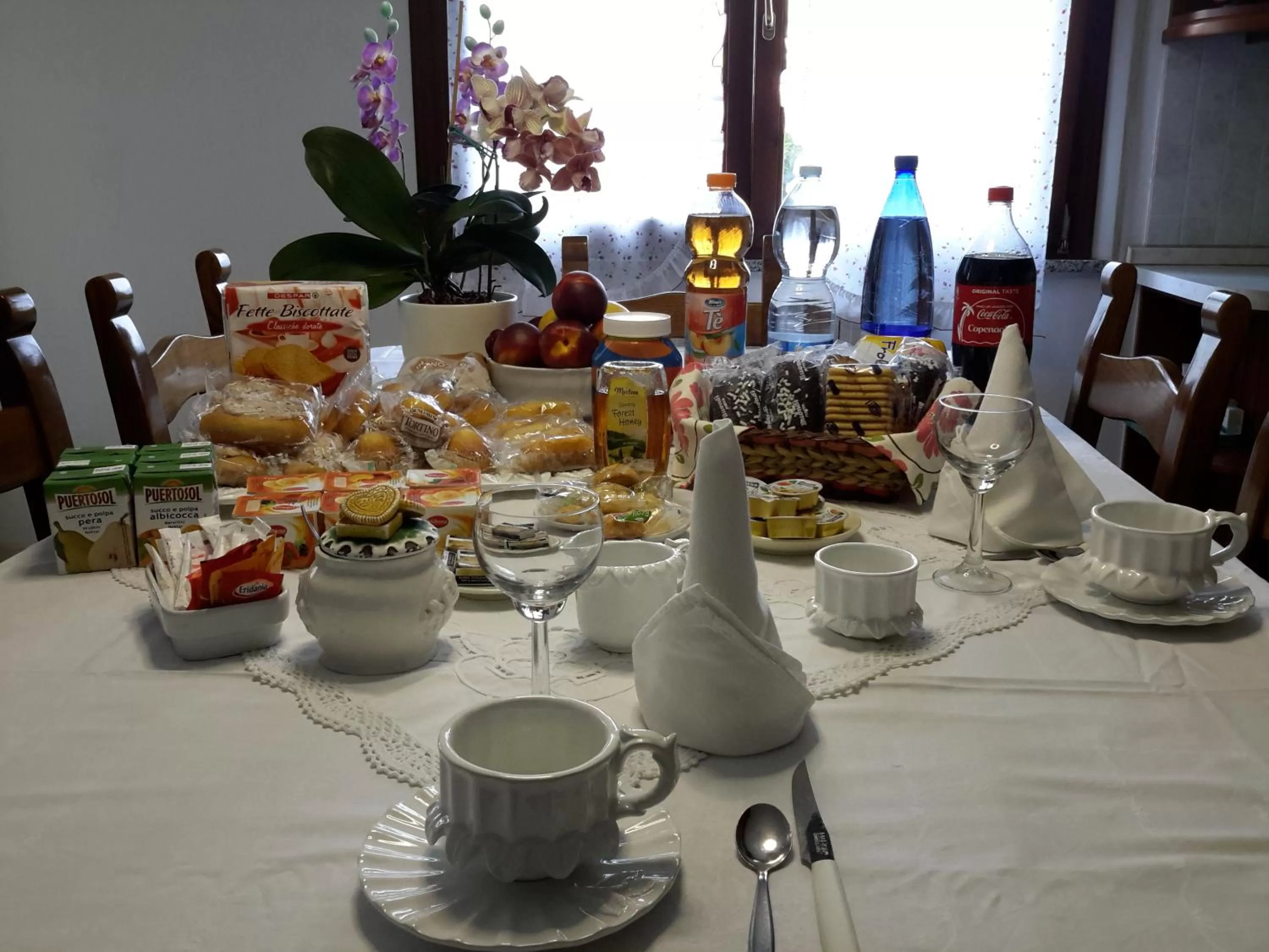 Coffee/tea facilities, Restaurant/Places to Eat in B&B Amy&Julie