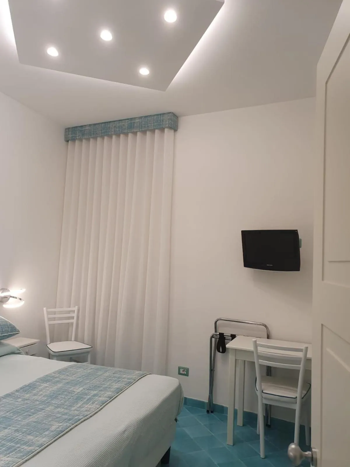 TV and multimedia, Bed in Albergo S. Andrea