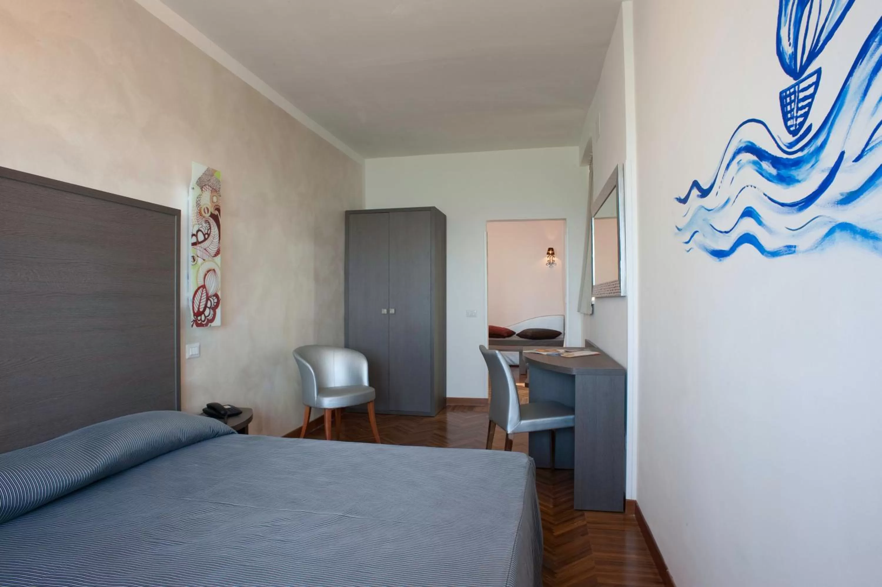 Photo of the whole room, Bed in Hotel Astoria