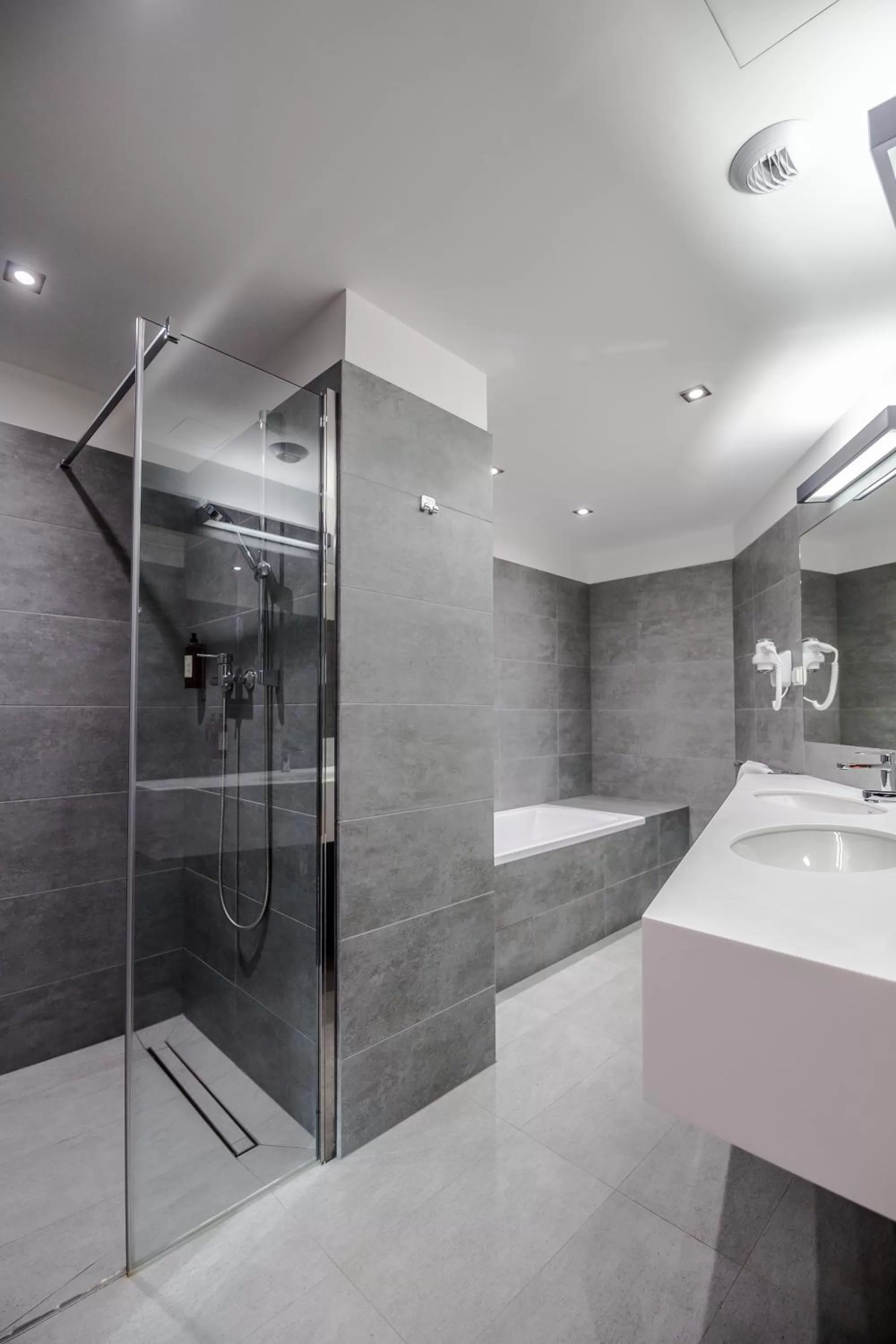 Bathroom in Lwowska 1