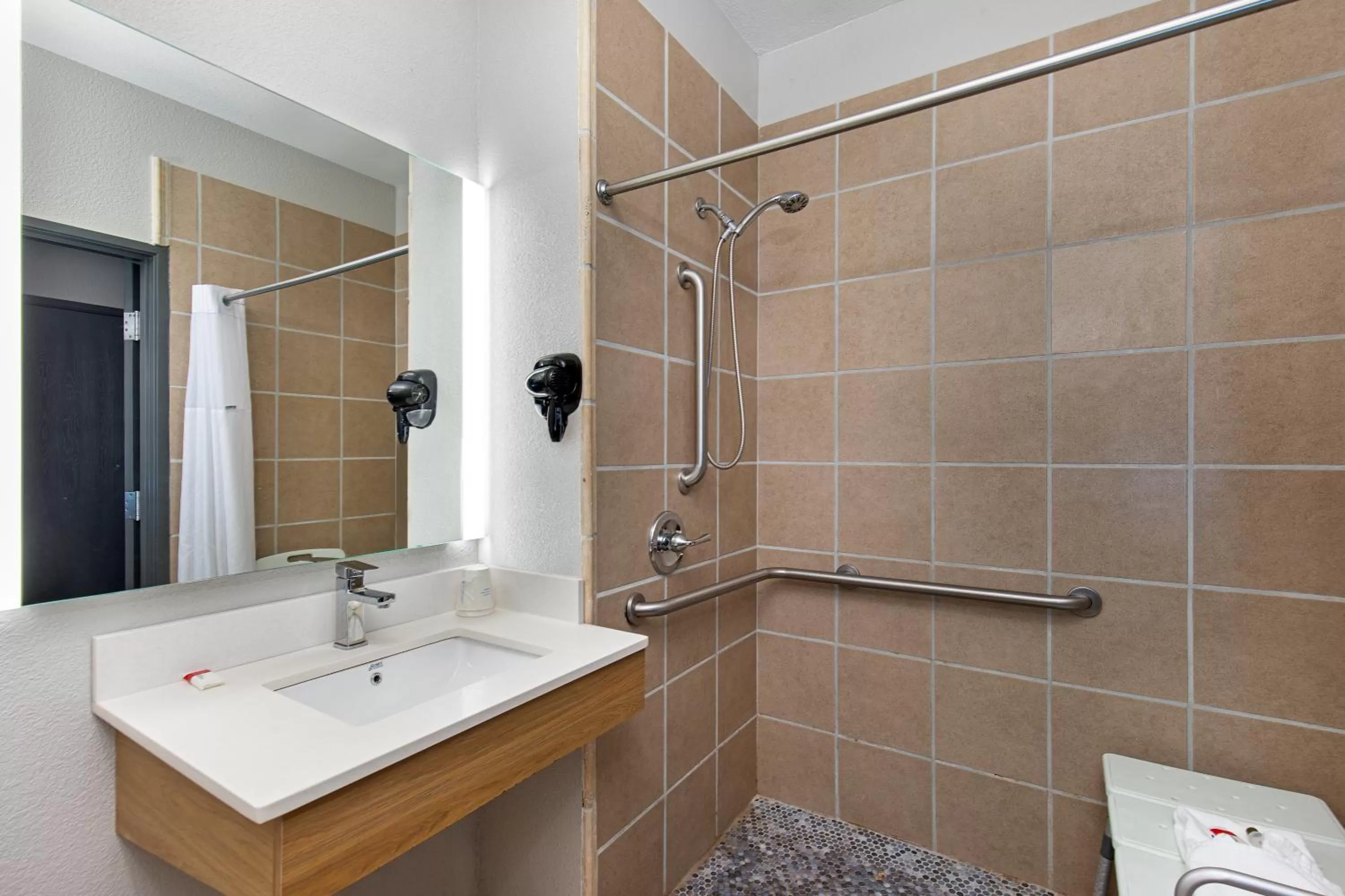 Bath in Microtel Inn & Suites by Wyndham Manchester - Newly Renovated