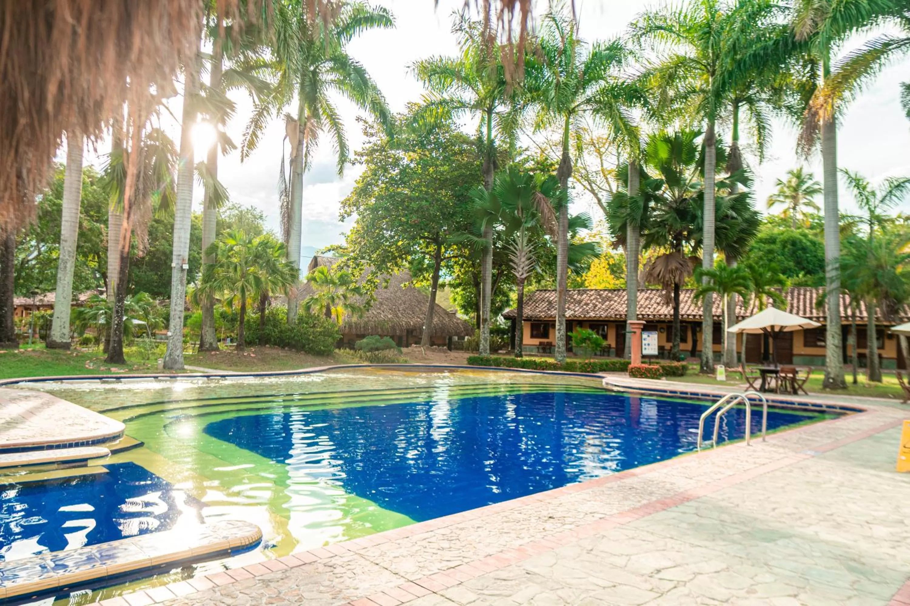 Pool view, Swimming Pool in Hotel Portón del Sol