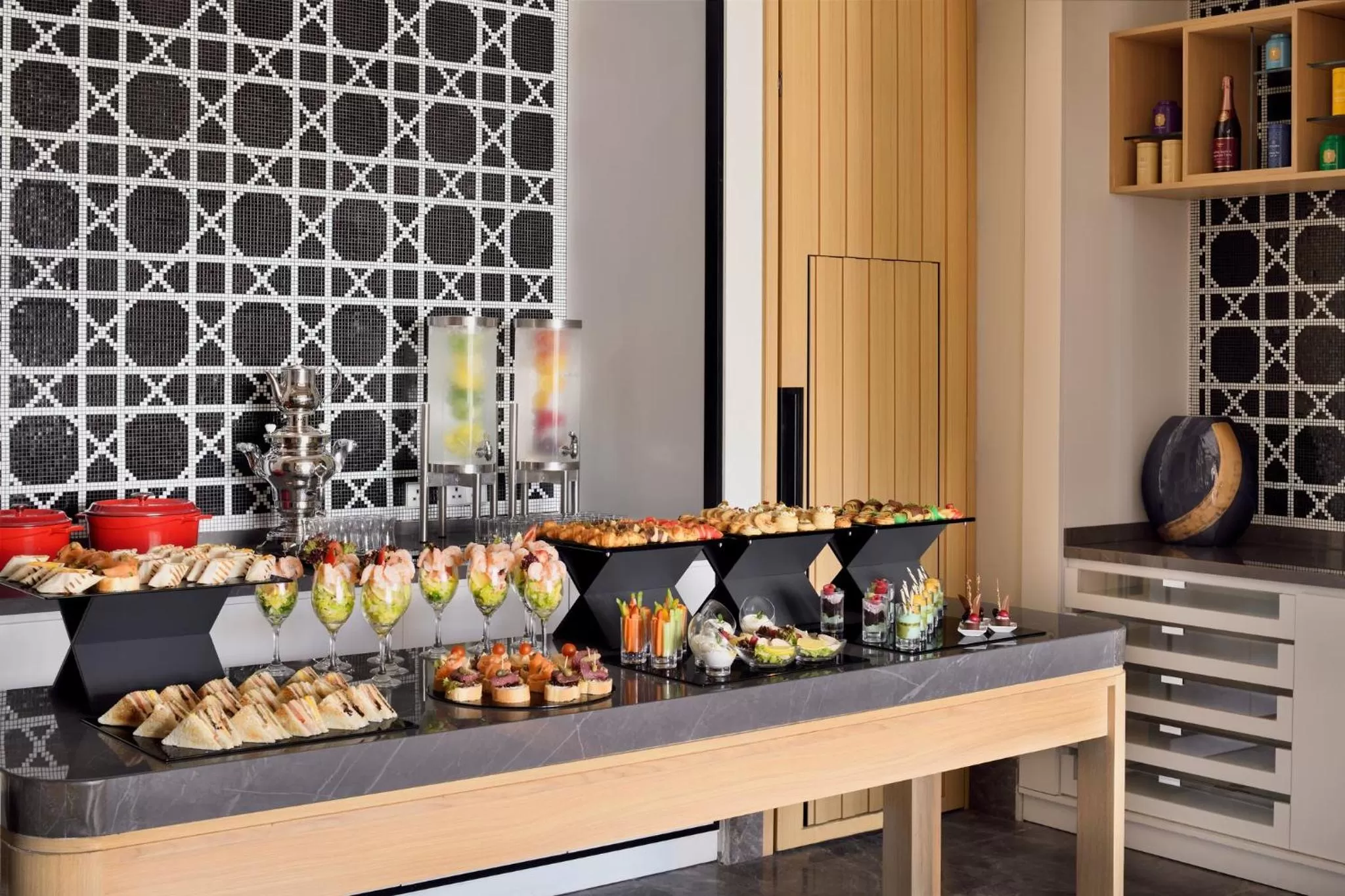 Restaurant/places to eat in Crowne Plaza - Jeddah Al Salam by IHG