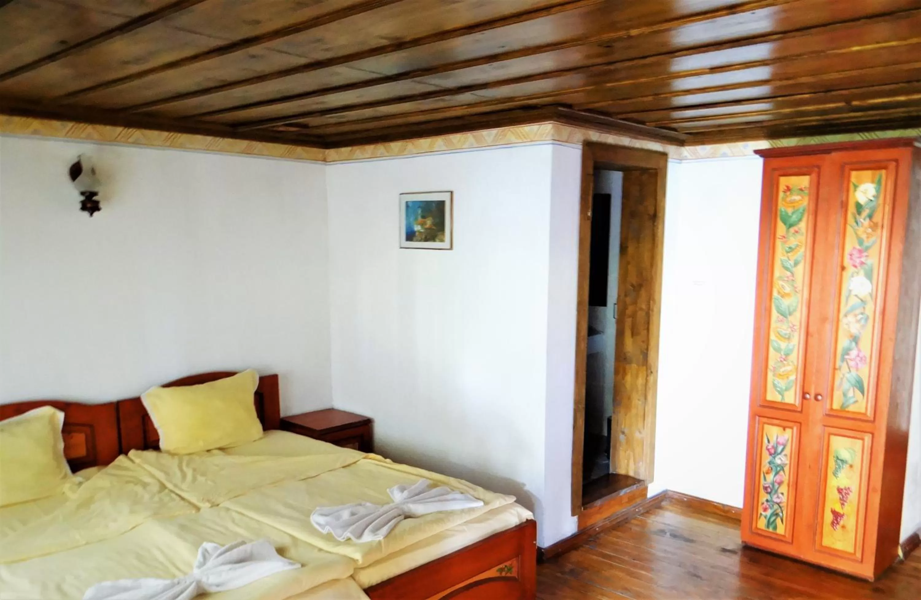 Bed in The Old House Family Hotel