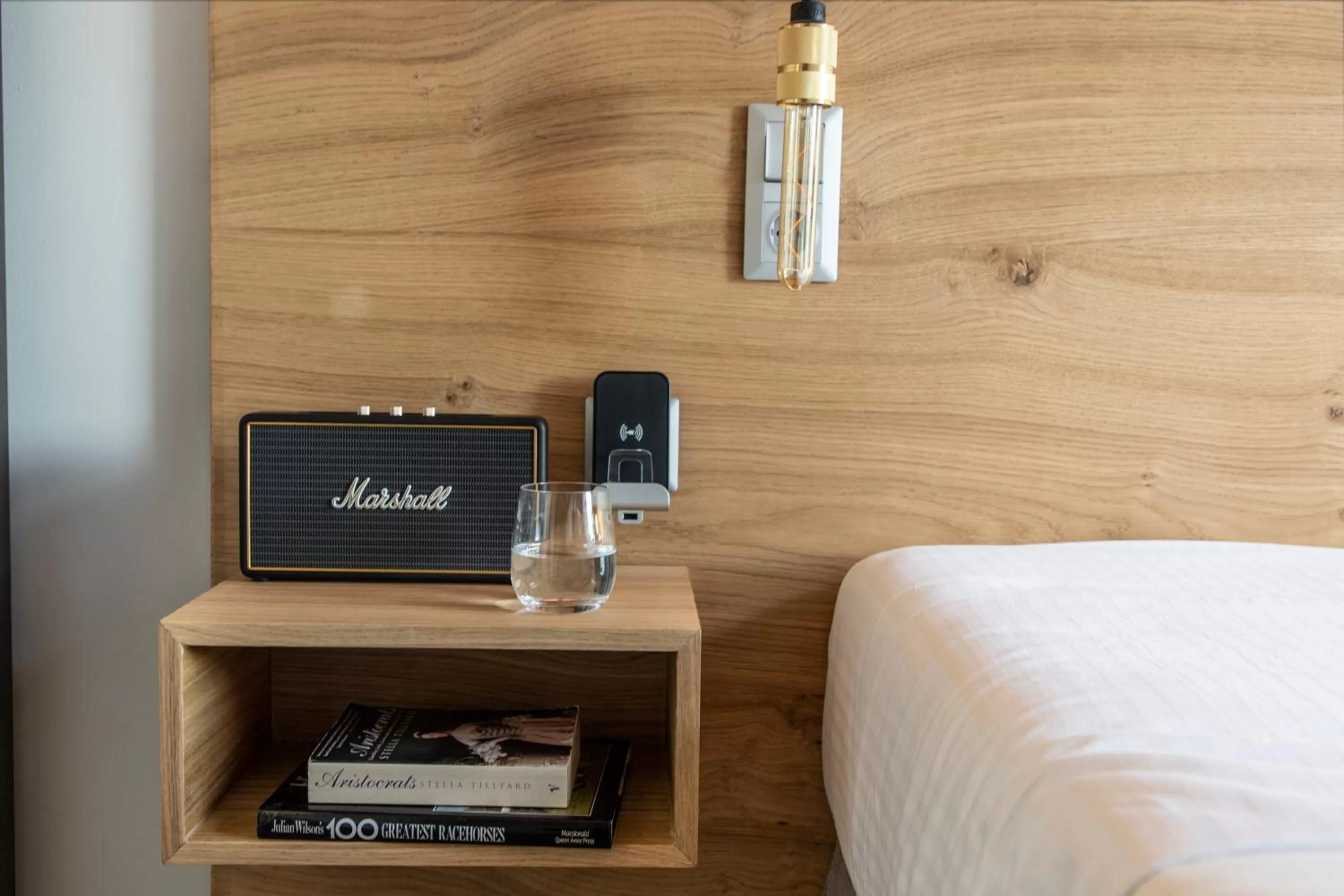 TV and multimedia in Bespoke House Athens