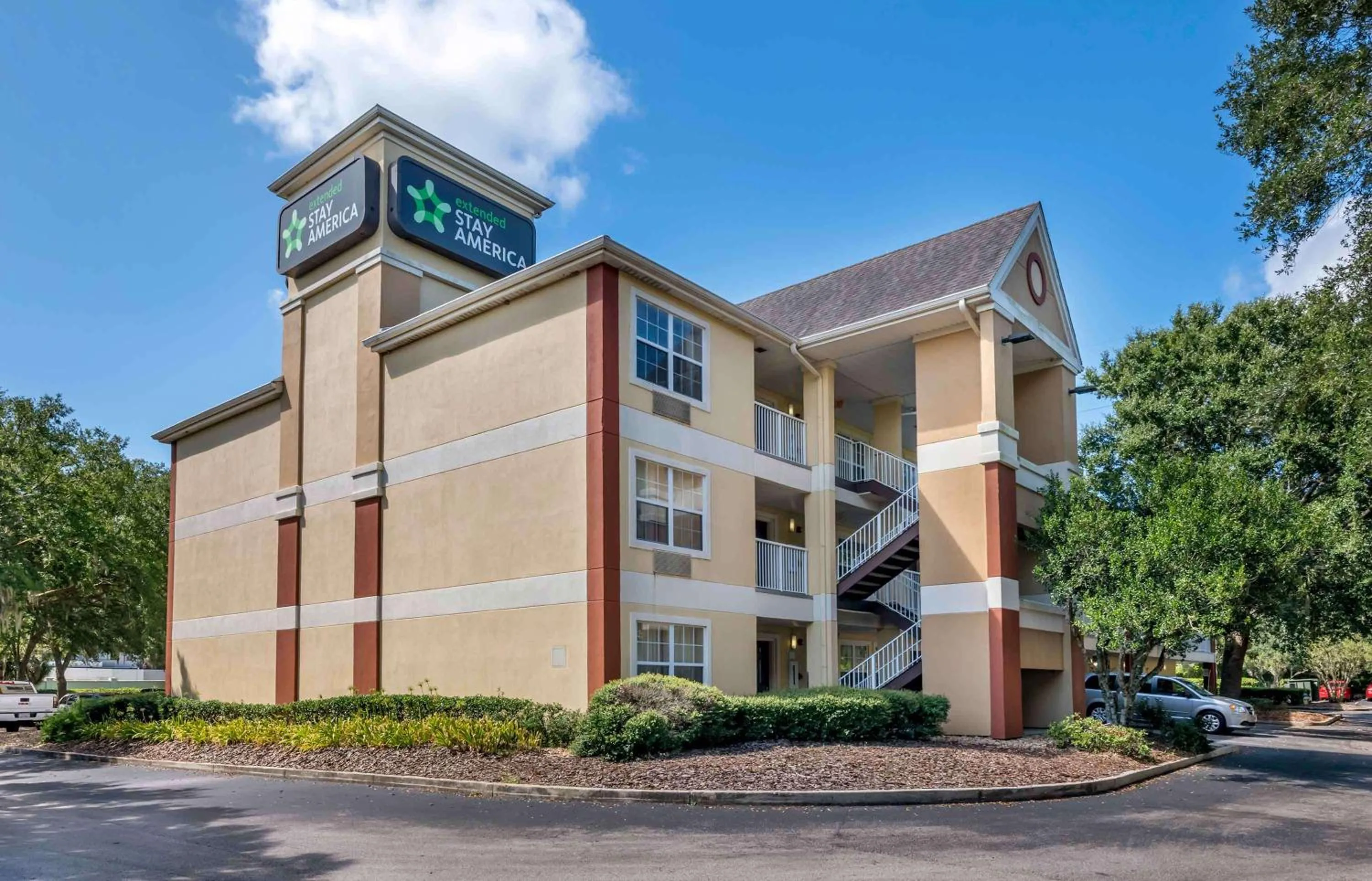 Property building in Extended Stay America Select Suites - Gainesville - I-75