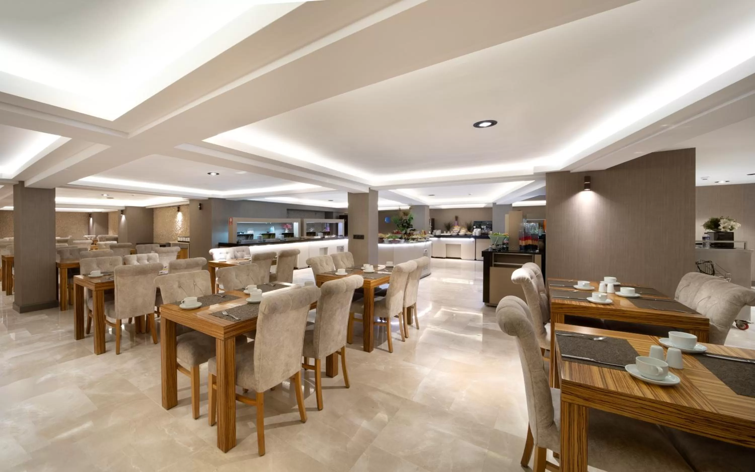 Restaurant/places to eat in Orka Royal Hotel & Spa