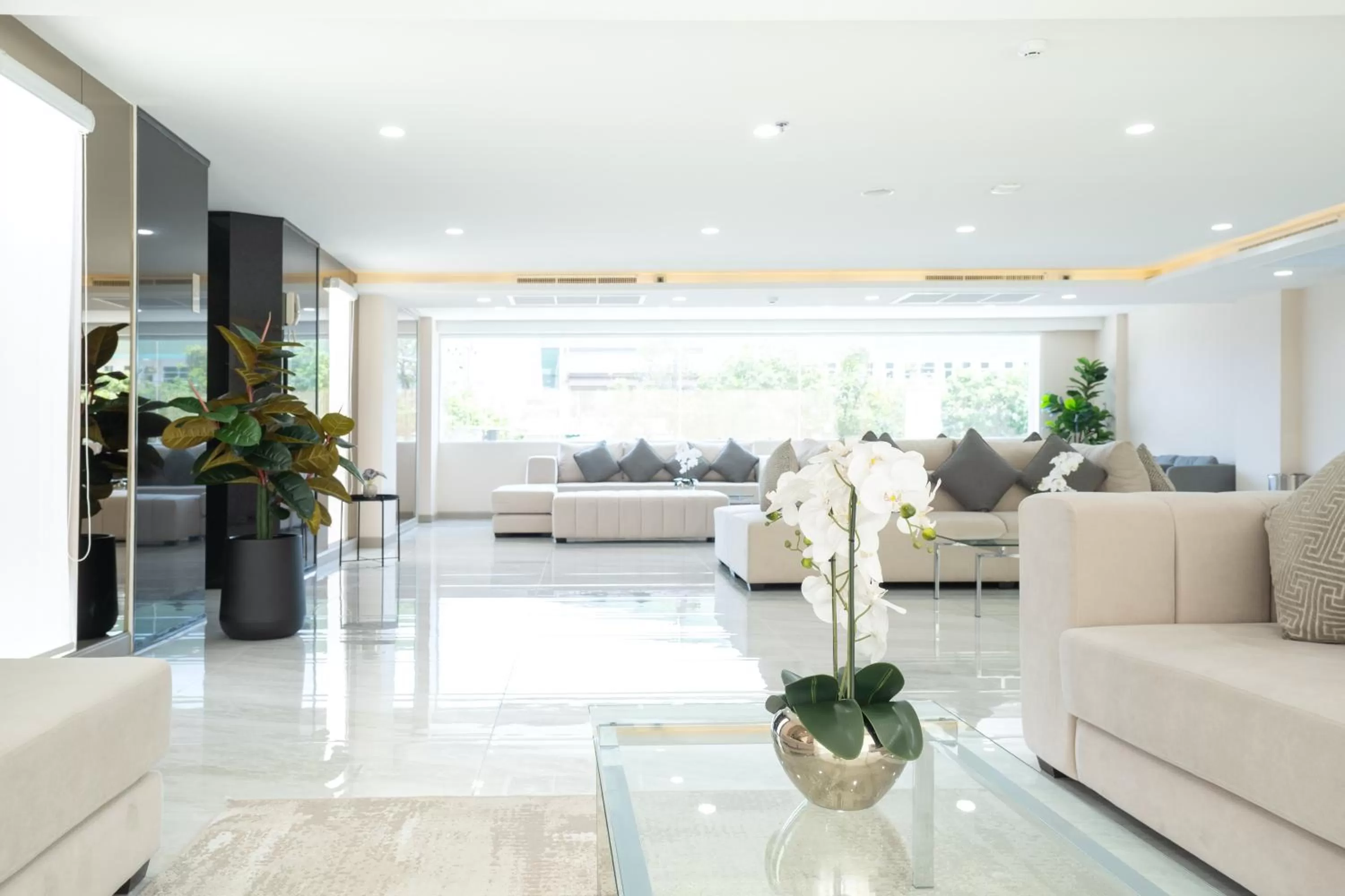 Lobby or reception in Oriole Residence - Suvarnabhumi Airport