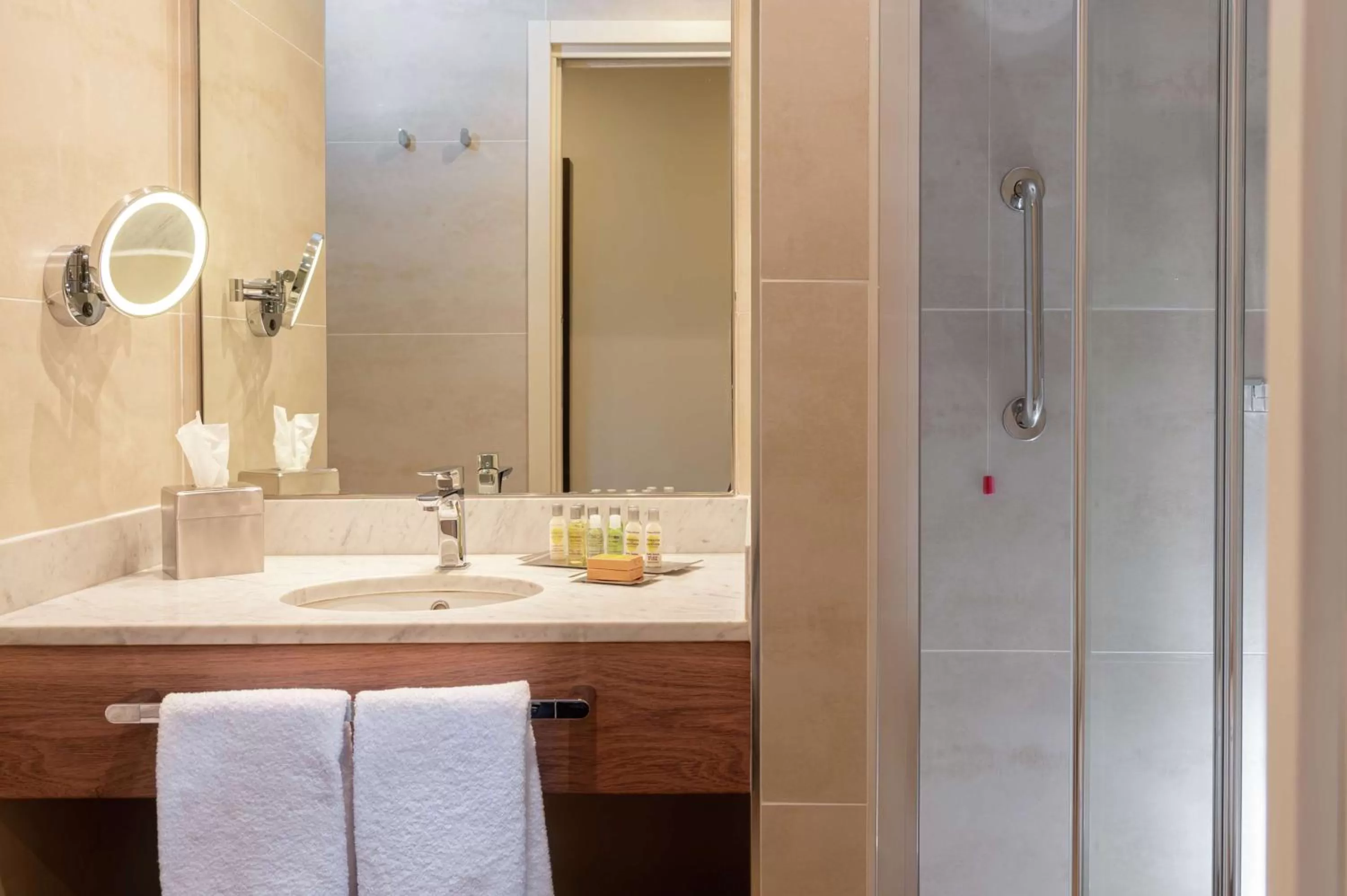 Bed in DoubleTree by Hilton Brescia