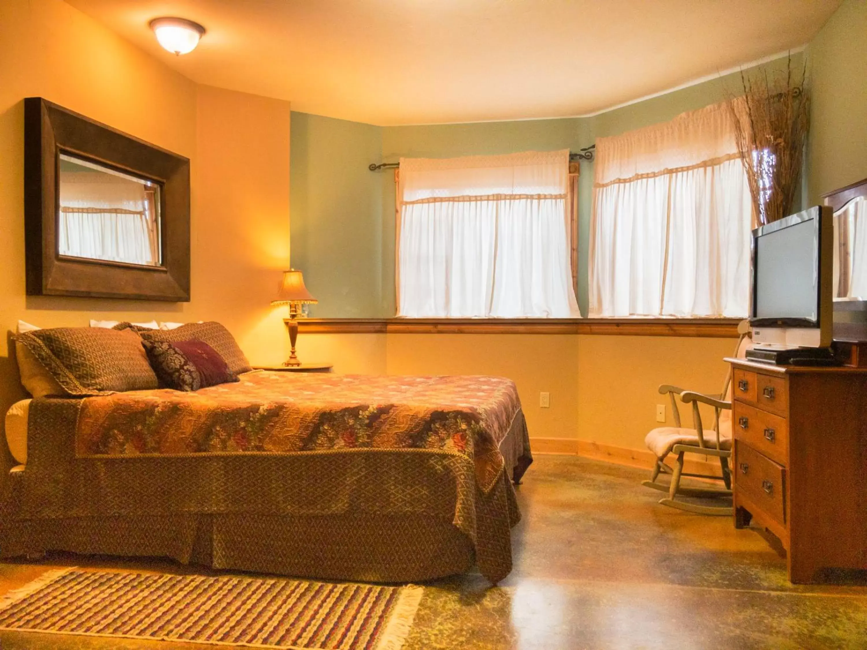 Deluxe Double Room with Shower in Talus Rock Retreat Deluxe Double Room with Shower in Talus Rock Retreat