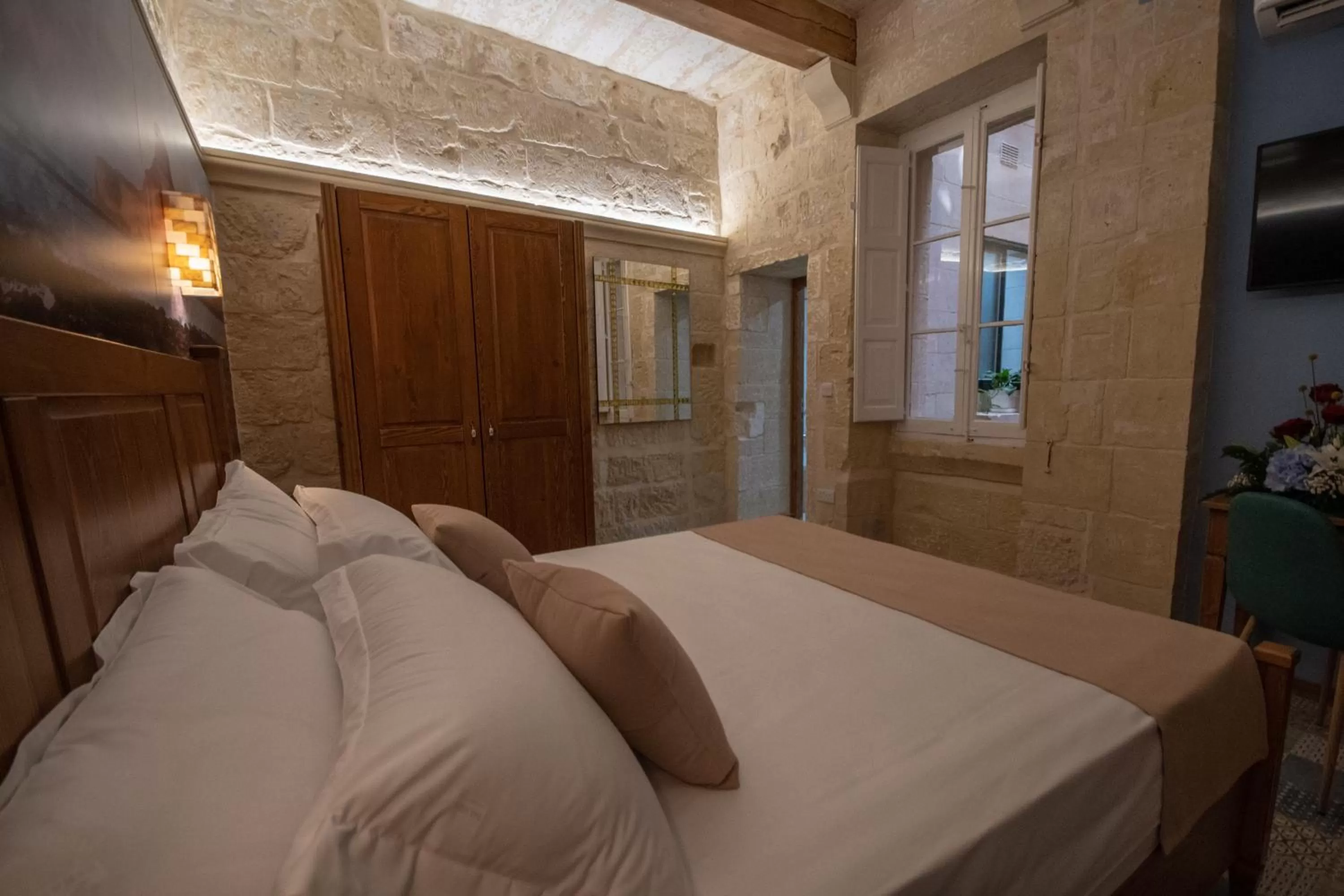 Bed in 39 St. George