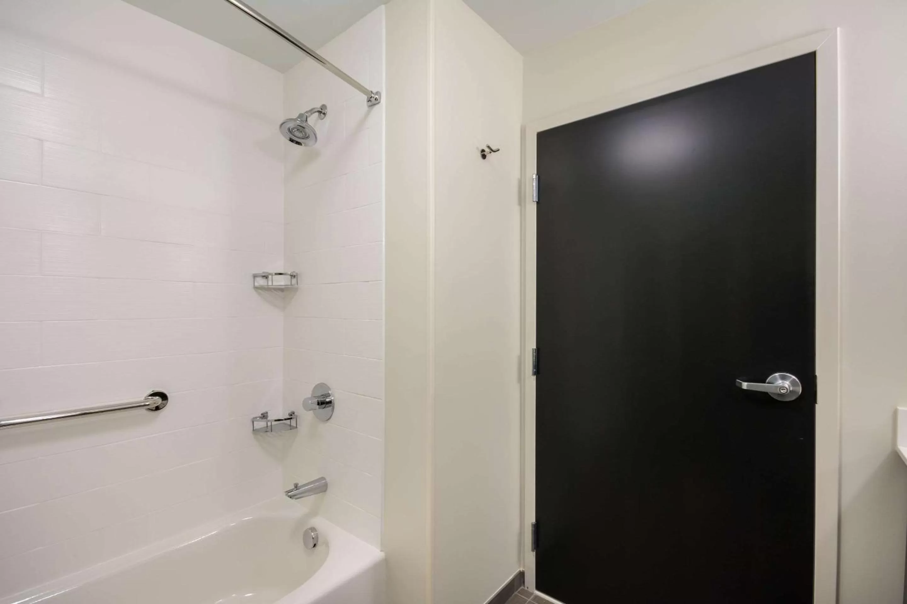 Bathroom in Sleep Inn & Suites Yukon Oklahoma City