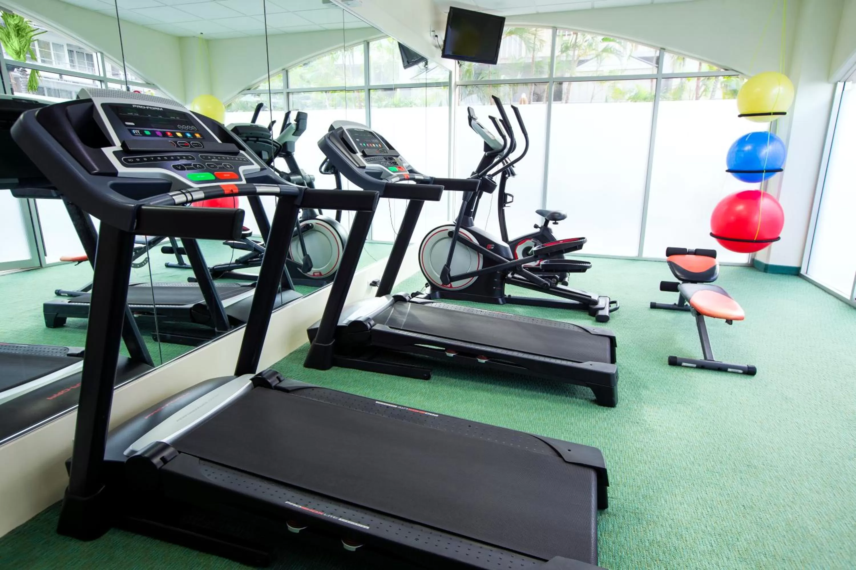 Fitness centre/facilities in Coconut Waikiki Hotel