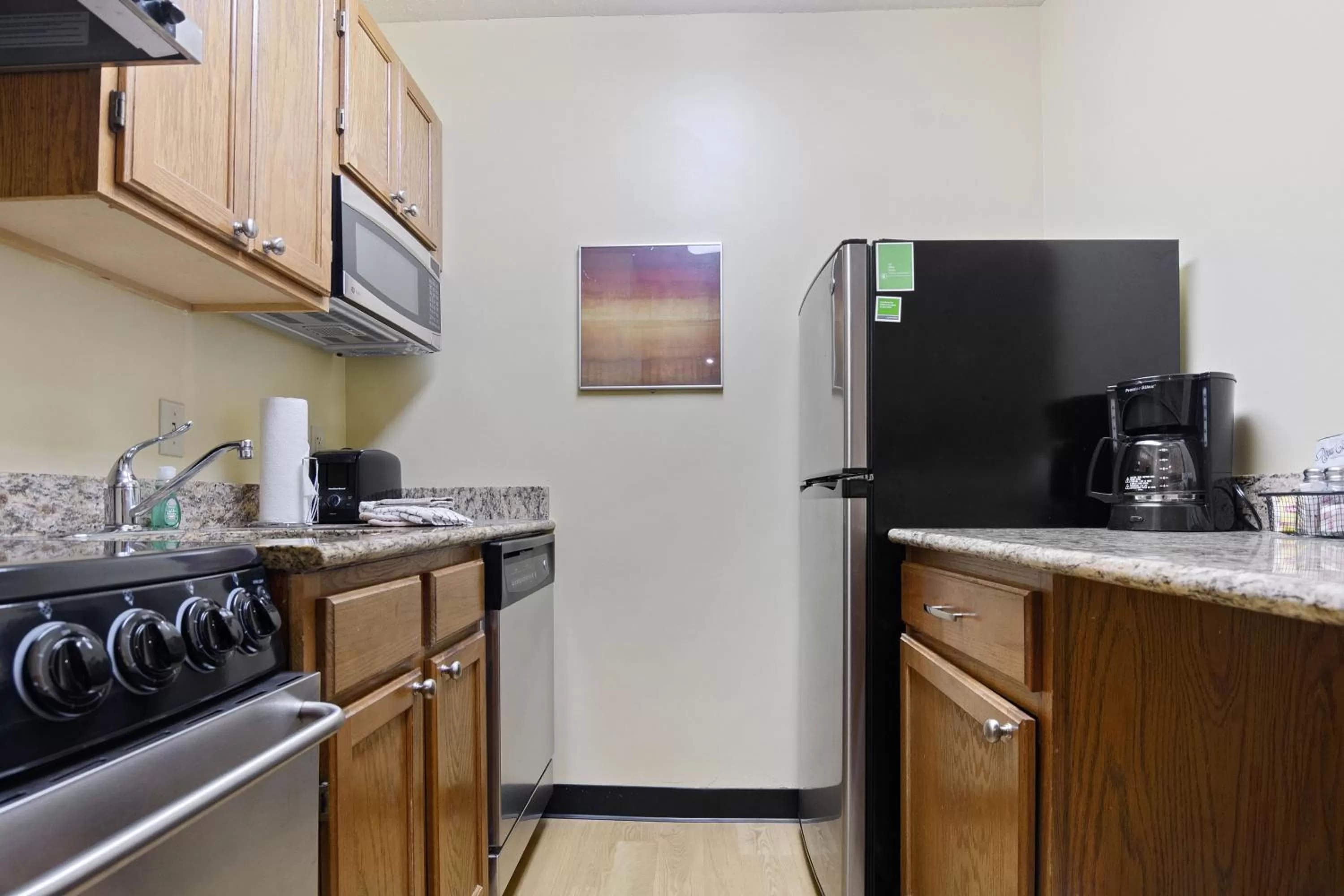 Kitchen or kitchenette in Extended Stay America Suites - Richmond - Glen Allen - Short Pump