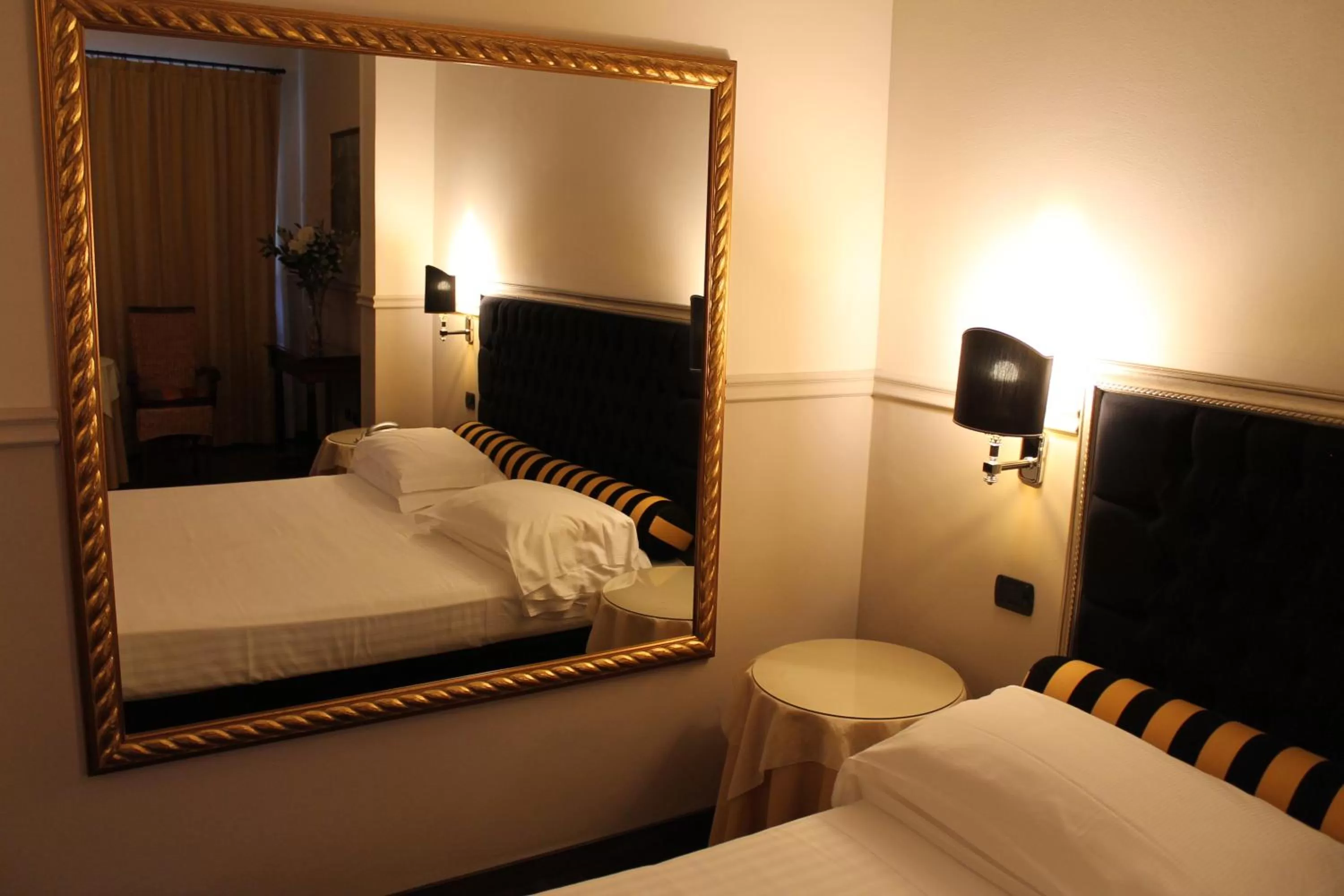 Decorative detail, Bed in Hotel Don Carlo