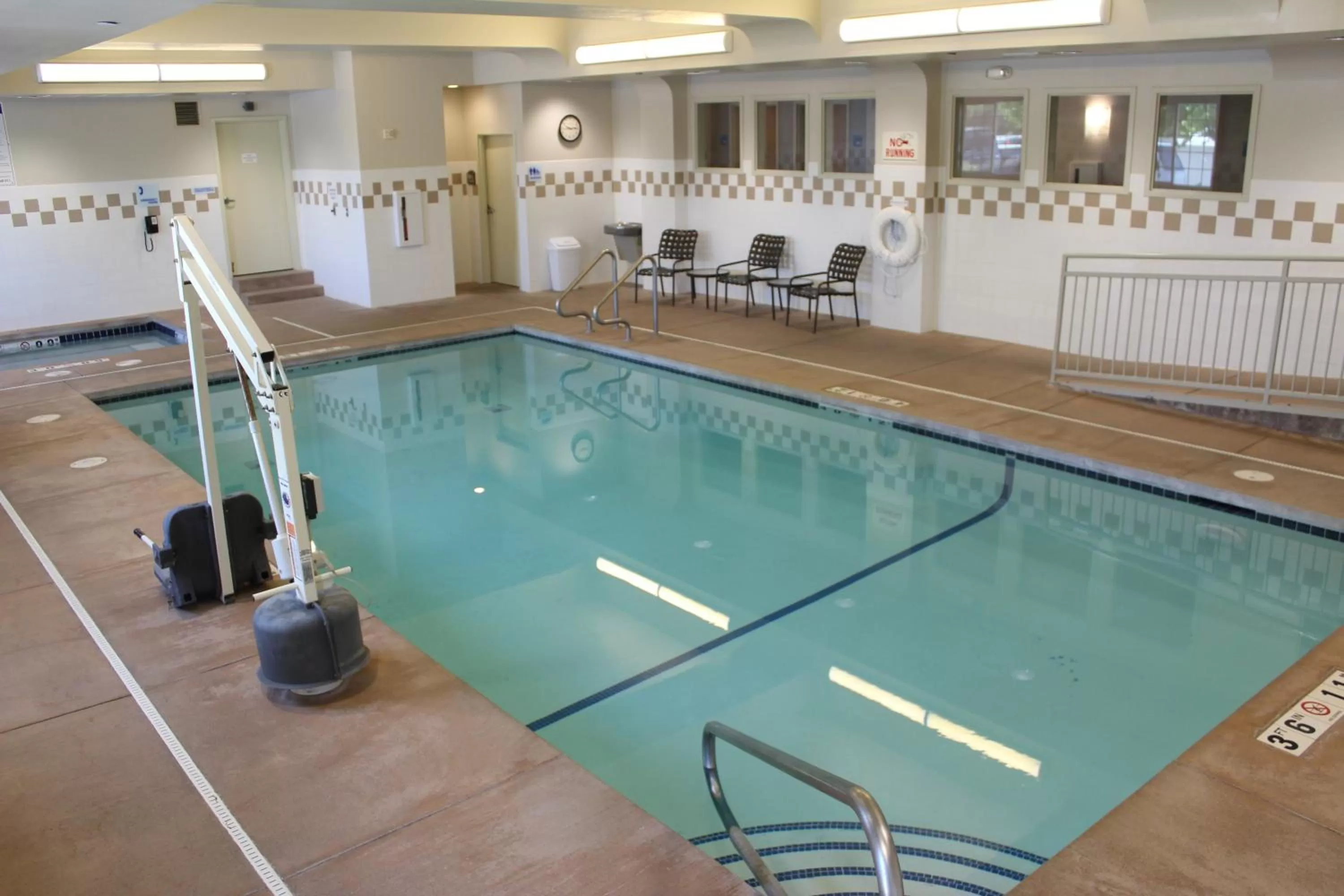 Swimming pool in Holiday Inn Express & Suites Cheney by IHG