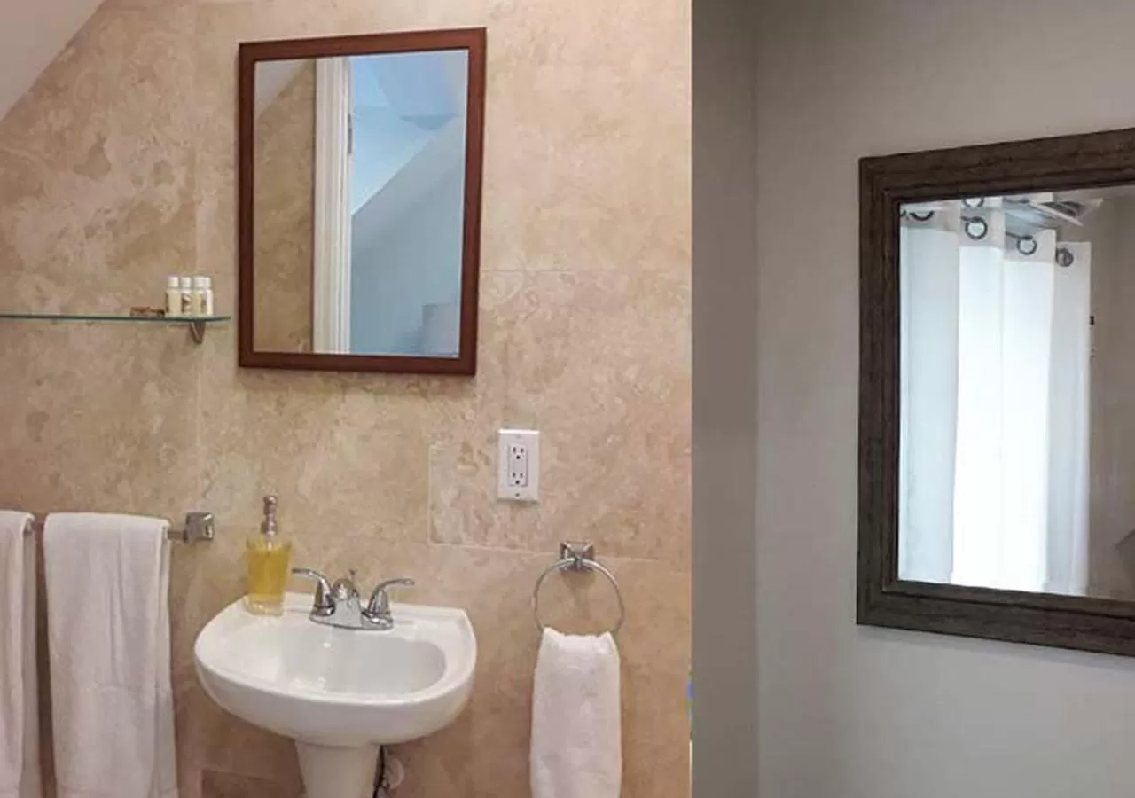 Bathroom in Palm Cay Marina and Resort