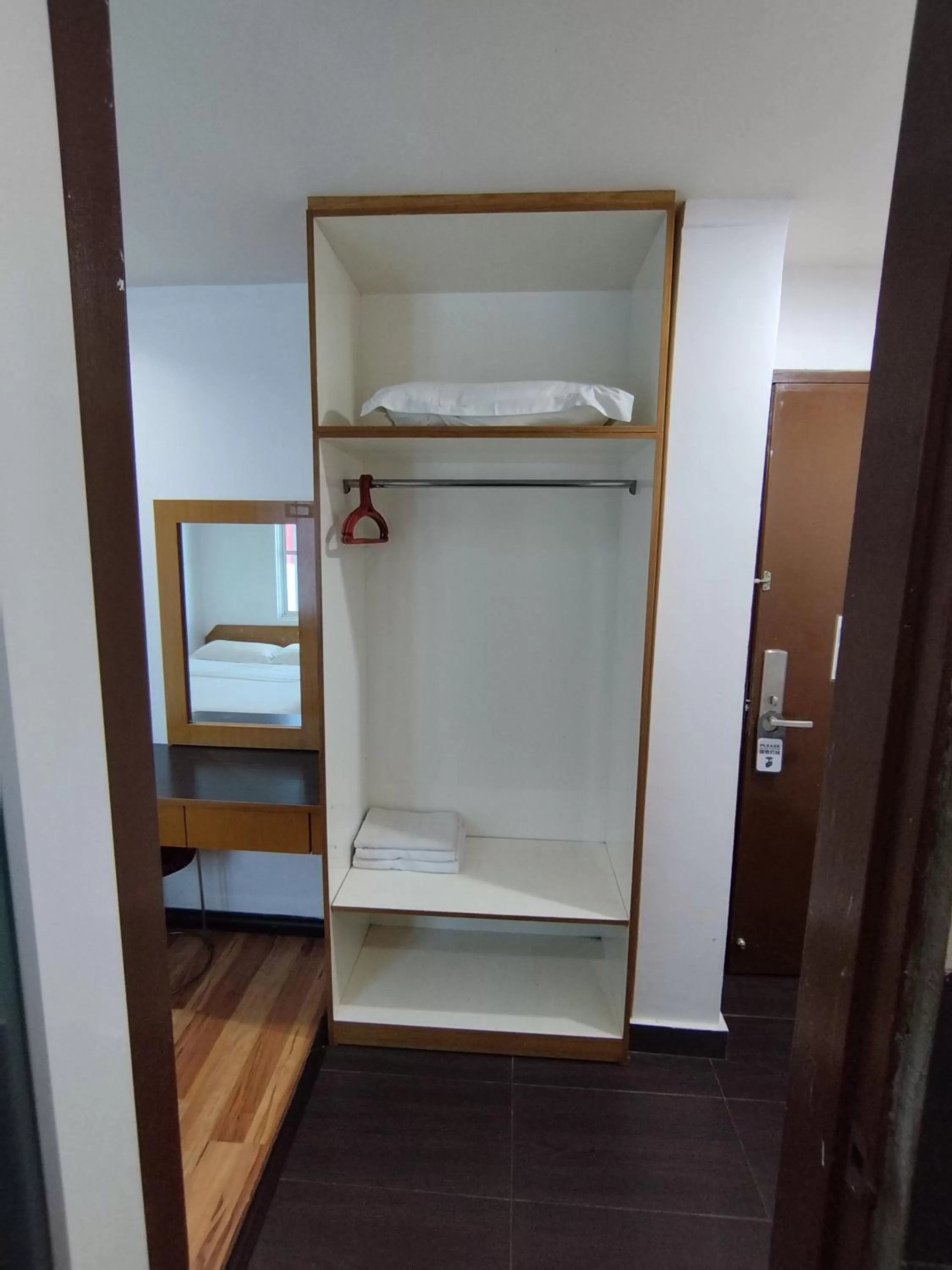 Bunk Bed in Marine Bay Hotel