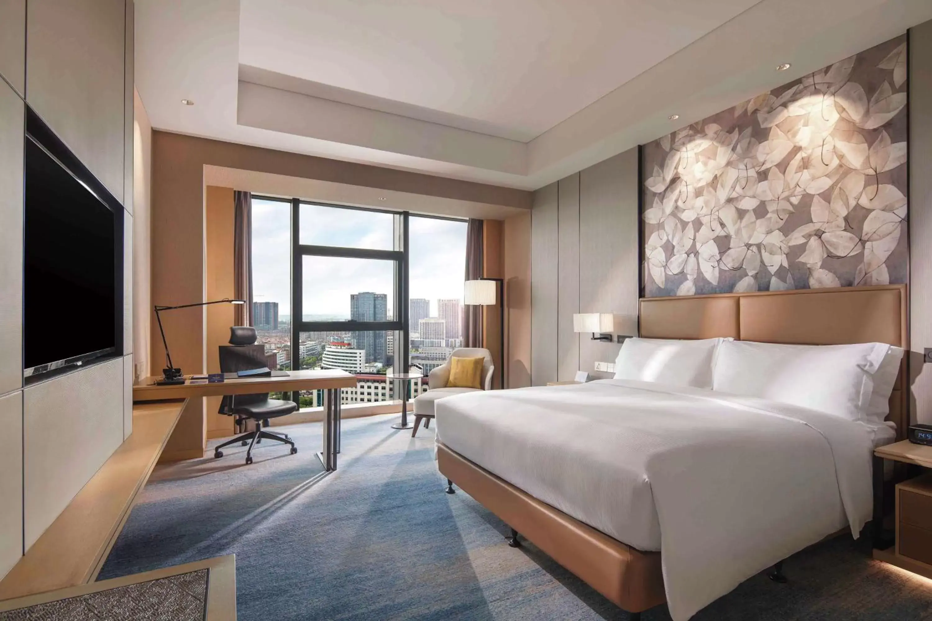 Deluxe King Room in Doubletree By Hilton Yangzhou Deluxe King Room in Doubletree By Hilton Yangzhou