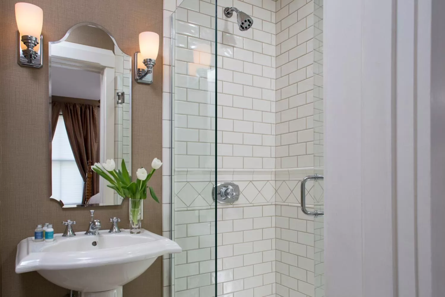 Bathroom in Jackson House Inn