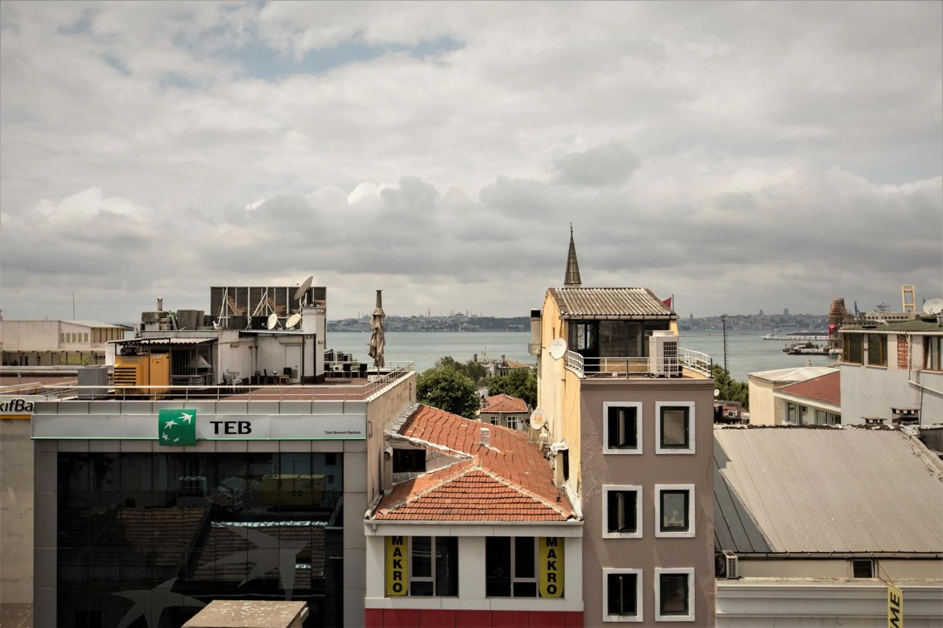 Restaurant/places to eat in MyKent Hotel