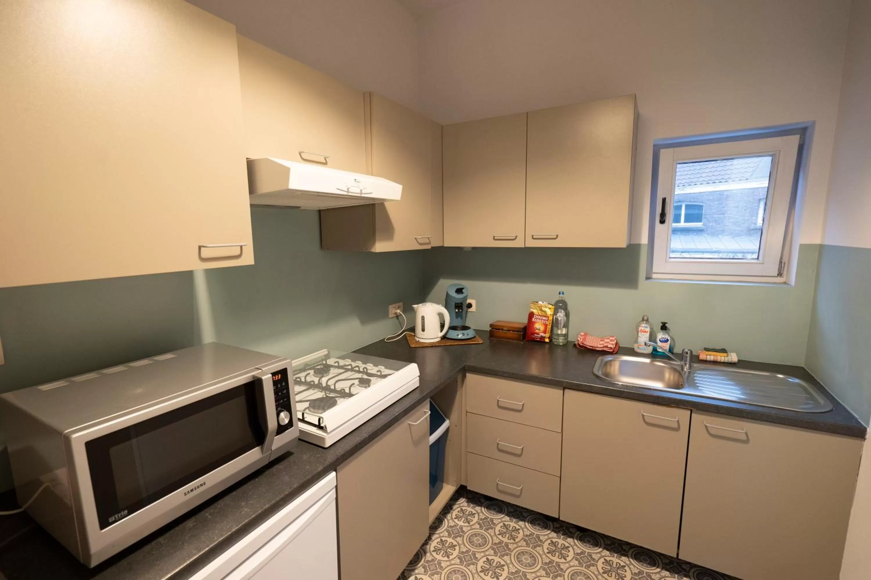Kitchen or kitchenette, Kitchen/Kitchenette in Because the Night city lodge